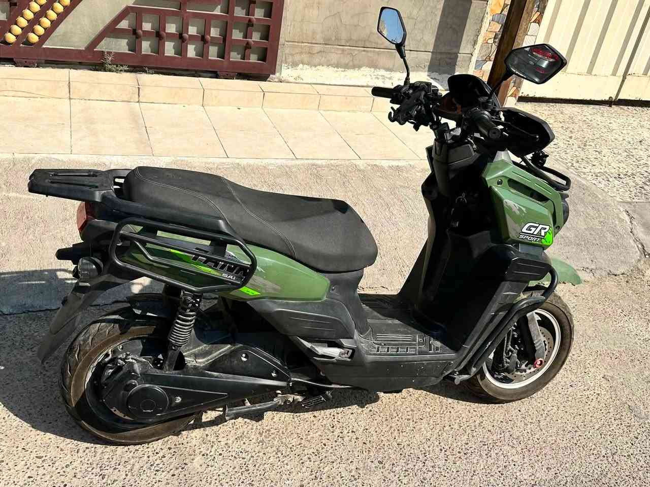 اباتشي شحن
سلام عليكم 
اباتشي شحن 72v 34A
موديل ٢٥ اعتقد
الدراجه نقصها فقط بطاريات يعني تجي تحملها وتاخذها (((فقط بطاريات))) ،عقل جديد وحساسات ملف جديده
حته محد يتعبني ابيع كوم حديد 
السعر 700 الف 
بغداد حي الاعلام 
*ممتواجد فيس فقط واتس ***********
