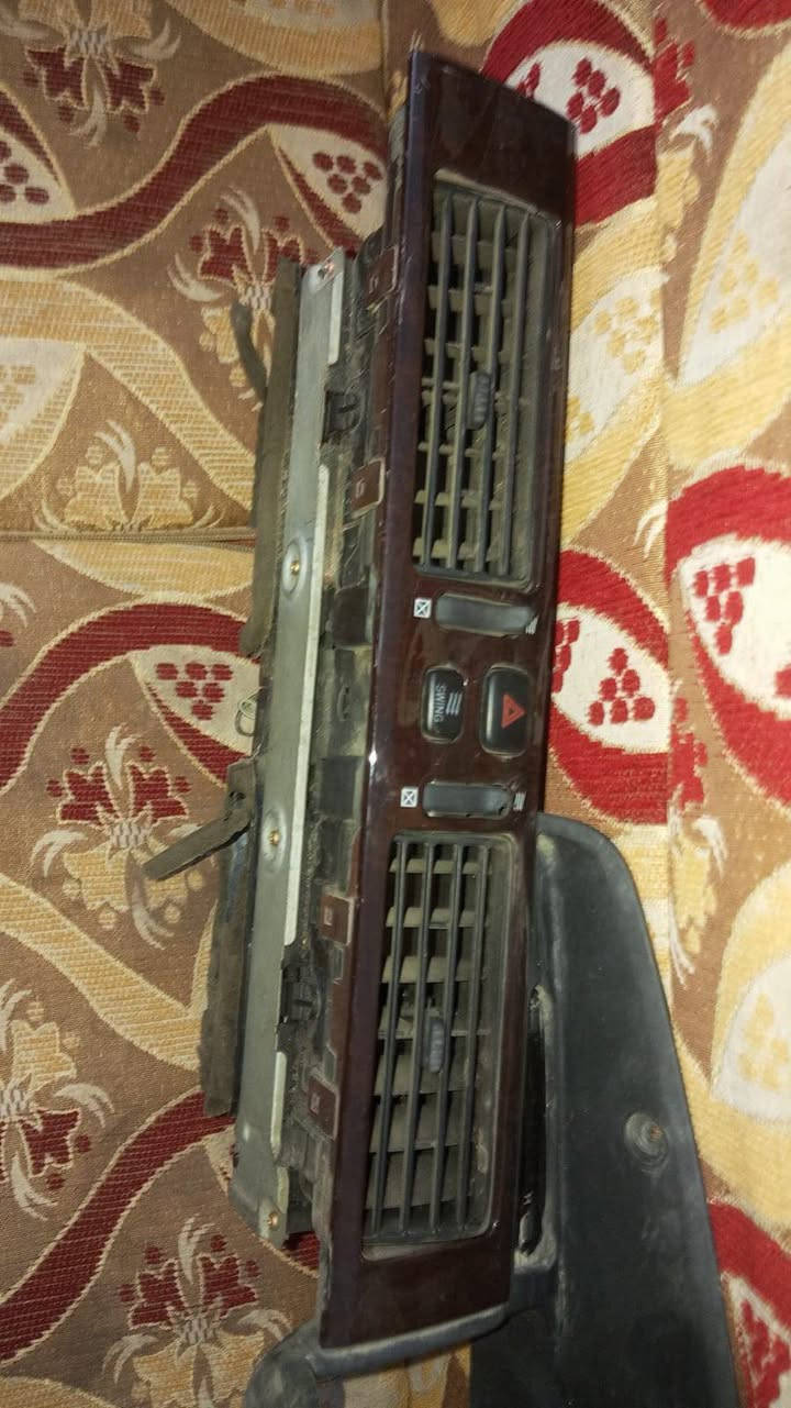 غراض رأس الثور البيع شرط حاويه السعر مناسب توصيل كافت العراق🚛 ***********

نص مكتوب في الصور:
- CAMON 40
- 23mm f/1.8 1/100s ISO222
