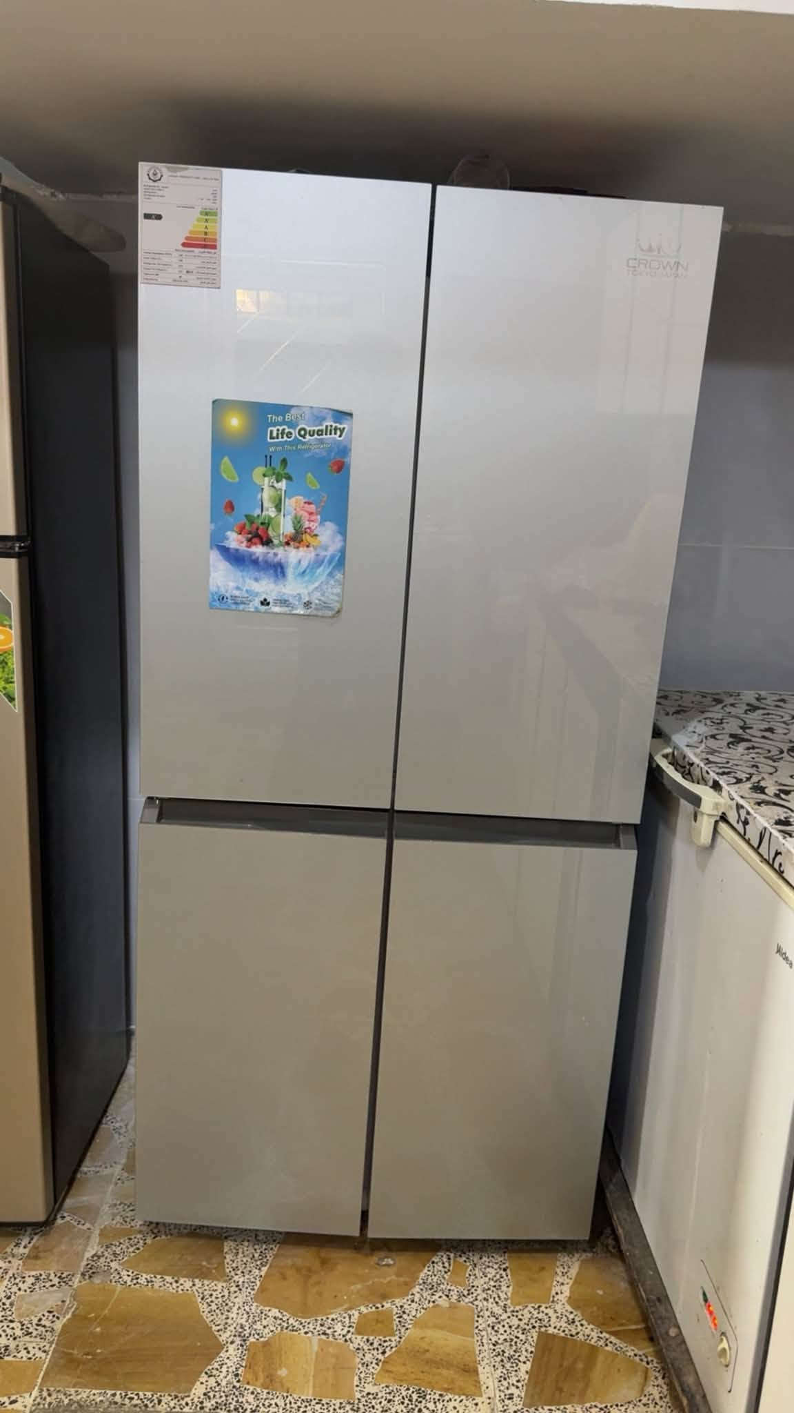 ثلاجه اربعه باب ‭***********‬ للتواصل الاستفسار مكاني بغداد

نص مكتوب في الصور:
- The Best Life Quality With This Refrigerator