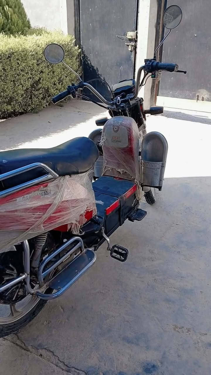 شحن • بدون بطاريات • نظيف