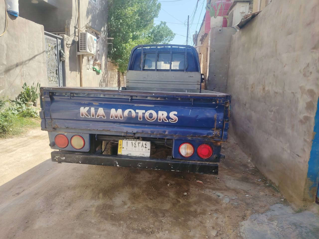 السلام عليكم كيه حمل موديل ٢٠٠٥  السعر ٧٥ سياره كفاله عامه لا ضربه ولا صبغ السياره بيها جراد بل بنيد
وبل قماره مكينه جديده وكير جديد حداديه  نضيفه ما بيها نقص كهربائيات شغاله  تايرات نضااف كلهن المكينه ٣٠٠٠ سوبر مكينه بيضه 
رقمها بغداد مكاني نجف رقم شاصي واضح
شواصي مكفوله. سلف وداينمو وباتري جديد
الشراي يتصل خاص ما اجاوب رجاءا. وهذا رقمي
***********
