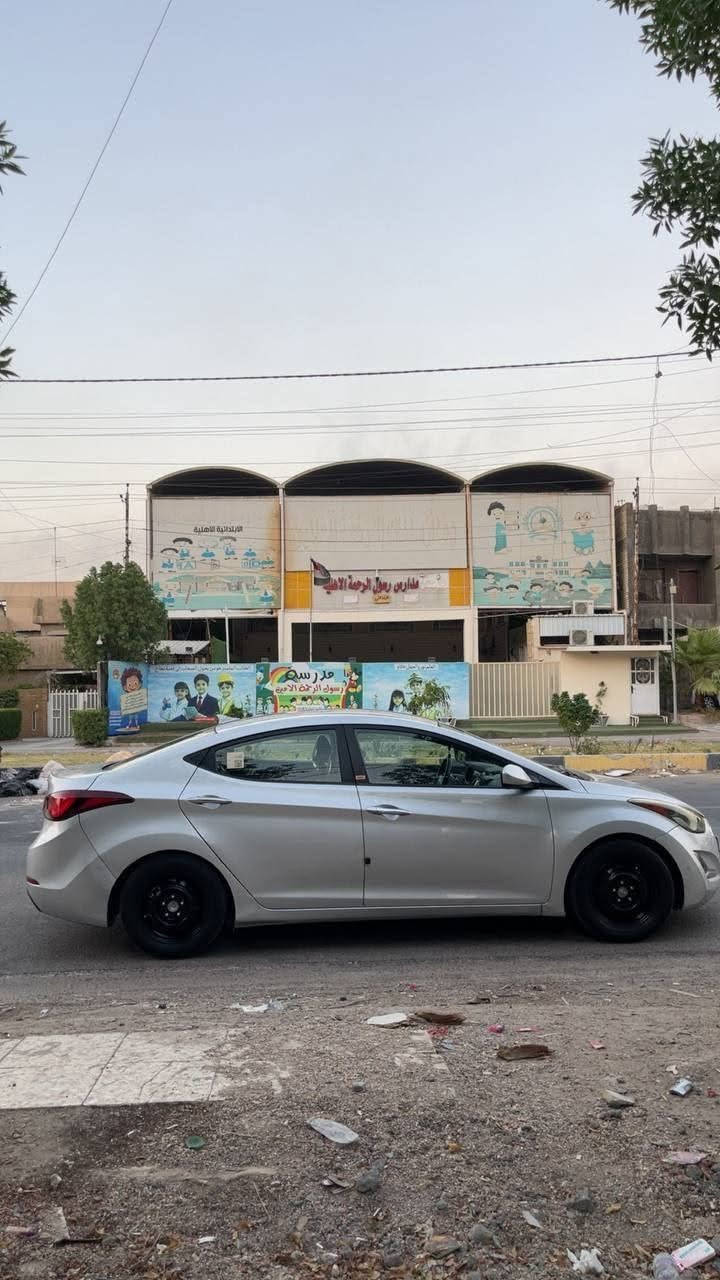 السلام عليكم إعادة النشر بسبب الوعود الكاذبه   موديل ١٤ وارد أمريكي بيه جاملغ خلفي وراشين الباب ويا من أمريكا عكس السايق وبالعراق بيه داير جاملغ خلفي ليبل واحد مابيه قطرة دواخل بجم كبس كير محرك شرط تبريد ثلج السياره عليه ادامه كامله     منظومة زنون لد داخلي سياره ممتعوبه استخدام شخصي سعره 105$وبيه مجال للشراي للاسفتسار *********** العنوان بغداد

