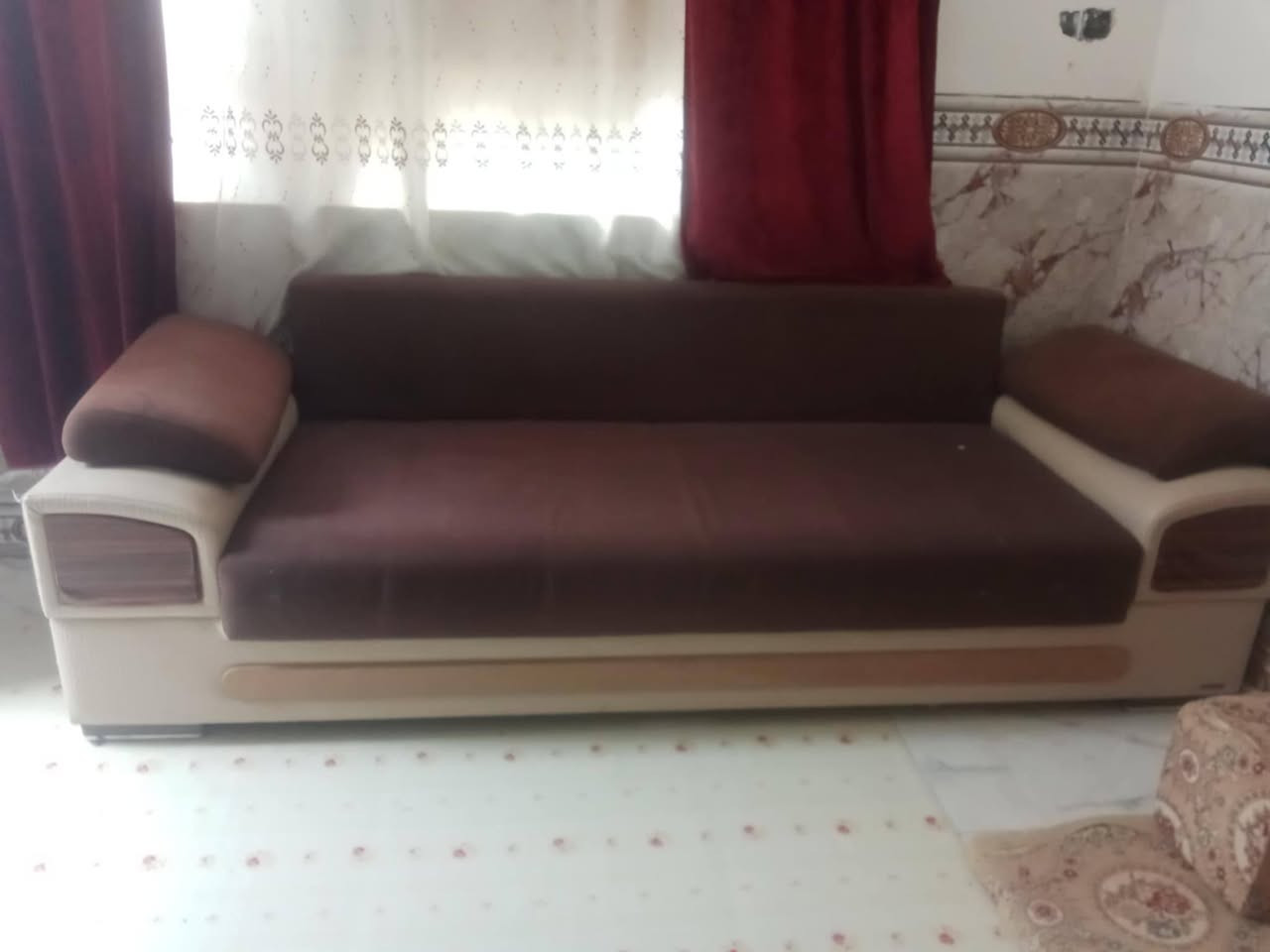 تخم للبيع ويا 10مقاعد
نضيف مابيه شي بسعر 280وبي مجال
