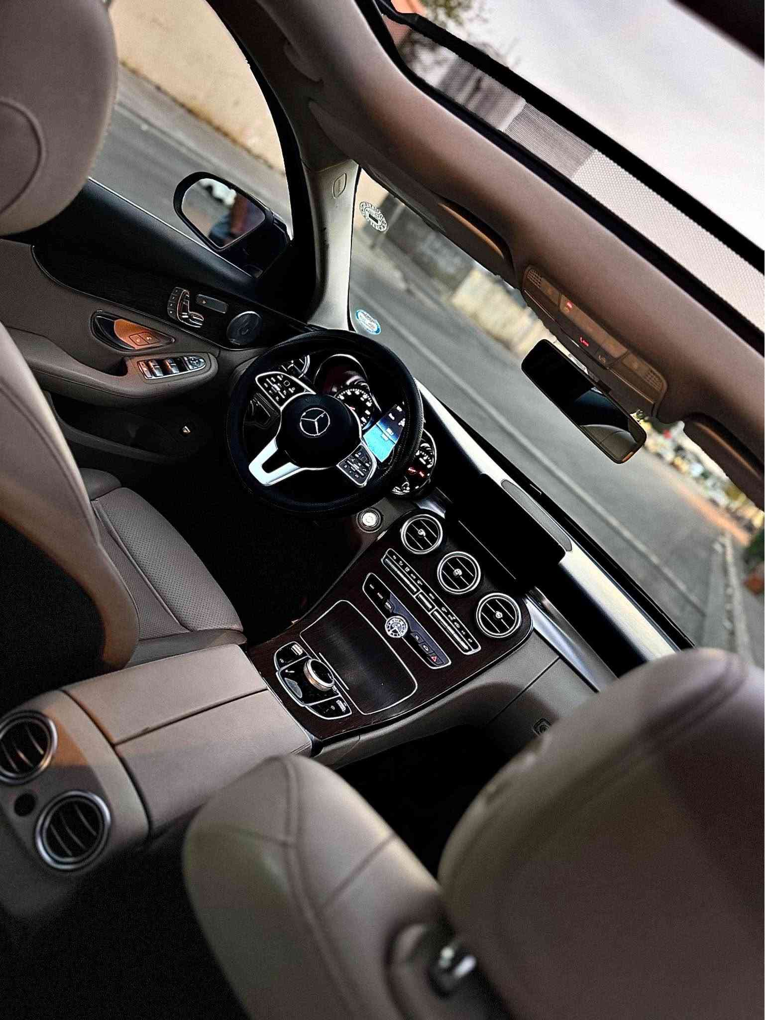 Mercedes Benz C300 AMG 2019
فول فول مواصفات بانوراما دواخل كريمي سماعات بلمستر
ماشي ٧٣ الف
لون مميز نيلي توحفه 
محرك مامفتوح بشرط 
فقط شبر جاملغ مصبوغ بدون دواخل صور حادث موجود
سياره ب اسمي فحص هزه سنوي كلها جديد 
رقم اربيل مكان سياره اربيل
واتساب / ***********
سعر ٢٢٥ ورقه و مجال أربيل, العراق

نص مكتوب في الصور:
- ٣٤ LTE II. ٧:٢٠ أ أنت 2026/8/27، 5:31 م رد