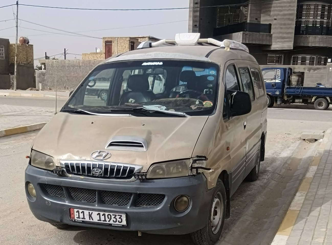 سلام عليكم 
ستاركس مفتوح 2002 جاهزه من كلشي سياره 
كير عادي واكسل جدد مكينه تبخير قليل كلش 
سياره نشاط فول رقم بغداد انكليزي بسمي كهربائيات شغاله كله 11 راكب صدر حداديه كامله
سعر 43 بيه مجال قليل بيع فقط
 مكانه ديوانيه ال بدير 
***********
