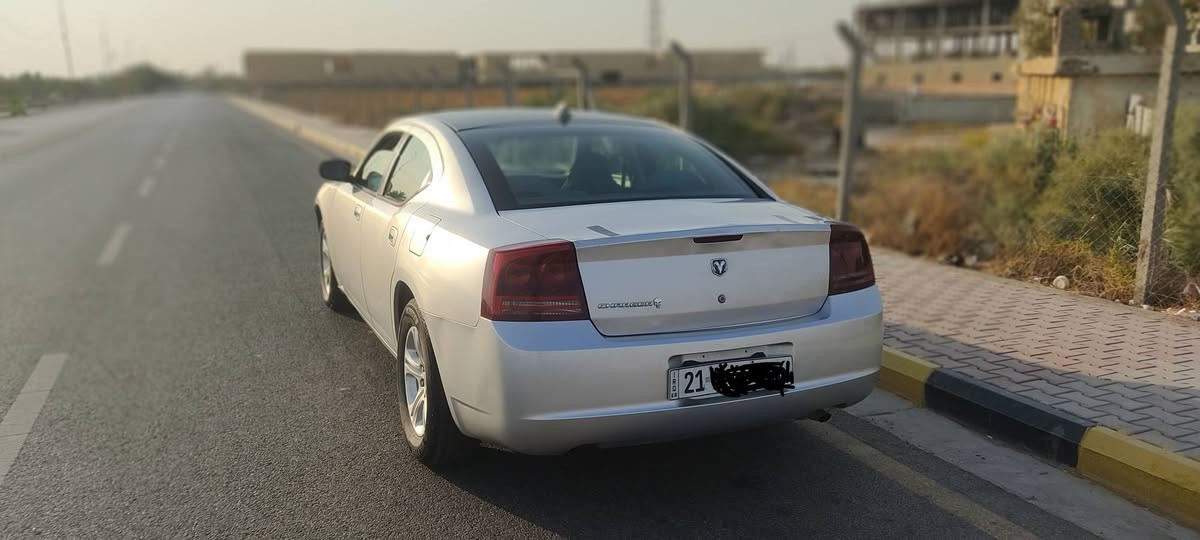 جارجر 2008 للبيع
مكينة 3500 
مبدلها قبل شهرين مال كصة
كير جديد مبدل 
منظومة تبريد كامله مبدلها 
هزة جديدة سيارة باسمي رقم سليمانية
تخم تاير جديد وباتري جديد 
سيارة كلشي مبدل بيها جديد وعليها ادامة كاملة
بيها جاملغ وبنيد وشوية من الجاملغ الخلفي 
غرفتها نظيفة 
مكاني كوت 
***********

