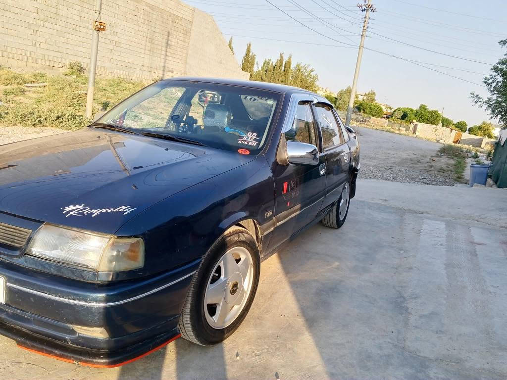بەناوی خوای گەورە و میهرەبان  ئۆپڵ ڤیکترا مۆدێل 1991 بەناوی خۆمانەوەیە تا 2028 تازەیە گێڕ تۆماتیک مەکینە 18 چوار تایەی تازە هەموو گیانی بەشەرت یەک چەمەلەغی دواوەی تۆزێک لێدراوە بێ ناوگرتن پێنج ساڵەلای خۆمانە سەیارەی مەعرەز نیە سعری 55 گەڵاو کەمێک مەعامەلە ژ.م ***********   جوابی نامە نادەمەوە تەلەفون بۆ ساحێبی بکە السليمانية, العراق
