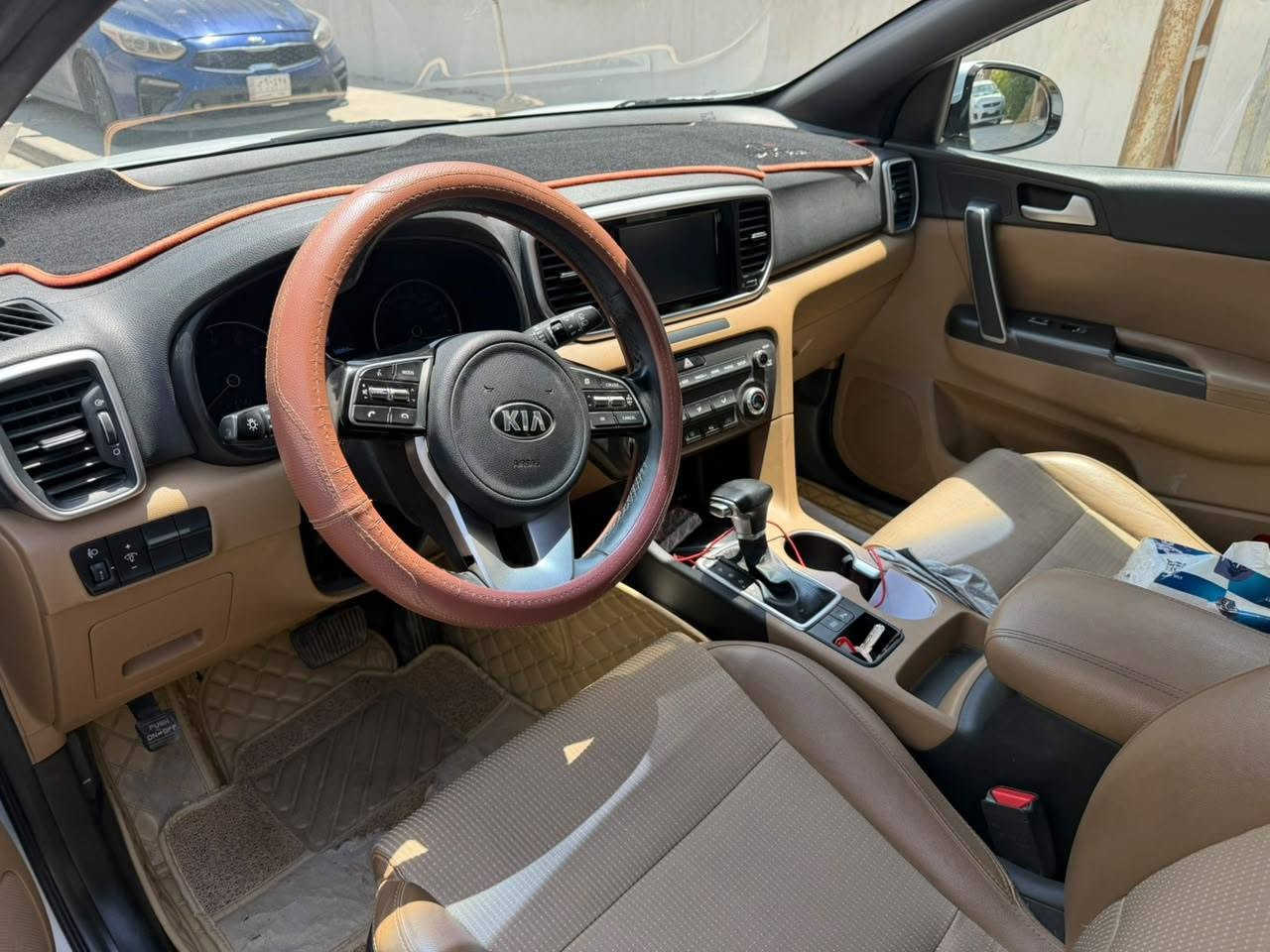 🚗 للبيع | كيا سبورتج 2020 خليجي 🚗
🔹 موديل: 2020
🔹 وارد: خليجي
🔹 اللون: أبيض
🔹 المحرك: 2000 سي سي
🔹 عداد: 58,000 كم
🔹 بدون أي حادث
🔹 فقط رصعات خفيفة
🔹 مواصفات اعتيادية
🔹 السيارة نظيفة جداً وبحالة ممتازة وجاهزة للاستخدام، ولا تحتاج أي مصروف.

💰 السعر: 21,000 دولار (قابل للتفاوض بالمعقول)

للاستفسار أو المعاينة، التواصل على الخاص أو الاتصال.
***********

