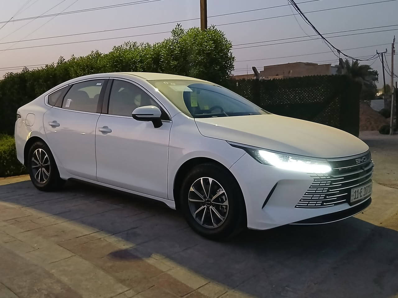 السلام عليكم مرخصة الادمن المحترم 
BYD
دسترويل 
مديل :2025
ماشيه : ١٠ الف ع وضعيه شركه
مكفوله من رصعه وزلغ
سترين دركه D
تشغيل عن بعد 
كير محرك مكفول
مرايات كهرباء 
كشنات ابيض رياضية
لد نهاري 
شاشه قلابه 
اشاير بل مري 
وبعد مواصفات دسترويل معروفه
السعر ١٩٧٠٠ وبيها مجال كلش قليل 
عنواني بغداد البياع مدينه الذرى 
***********

