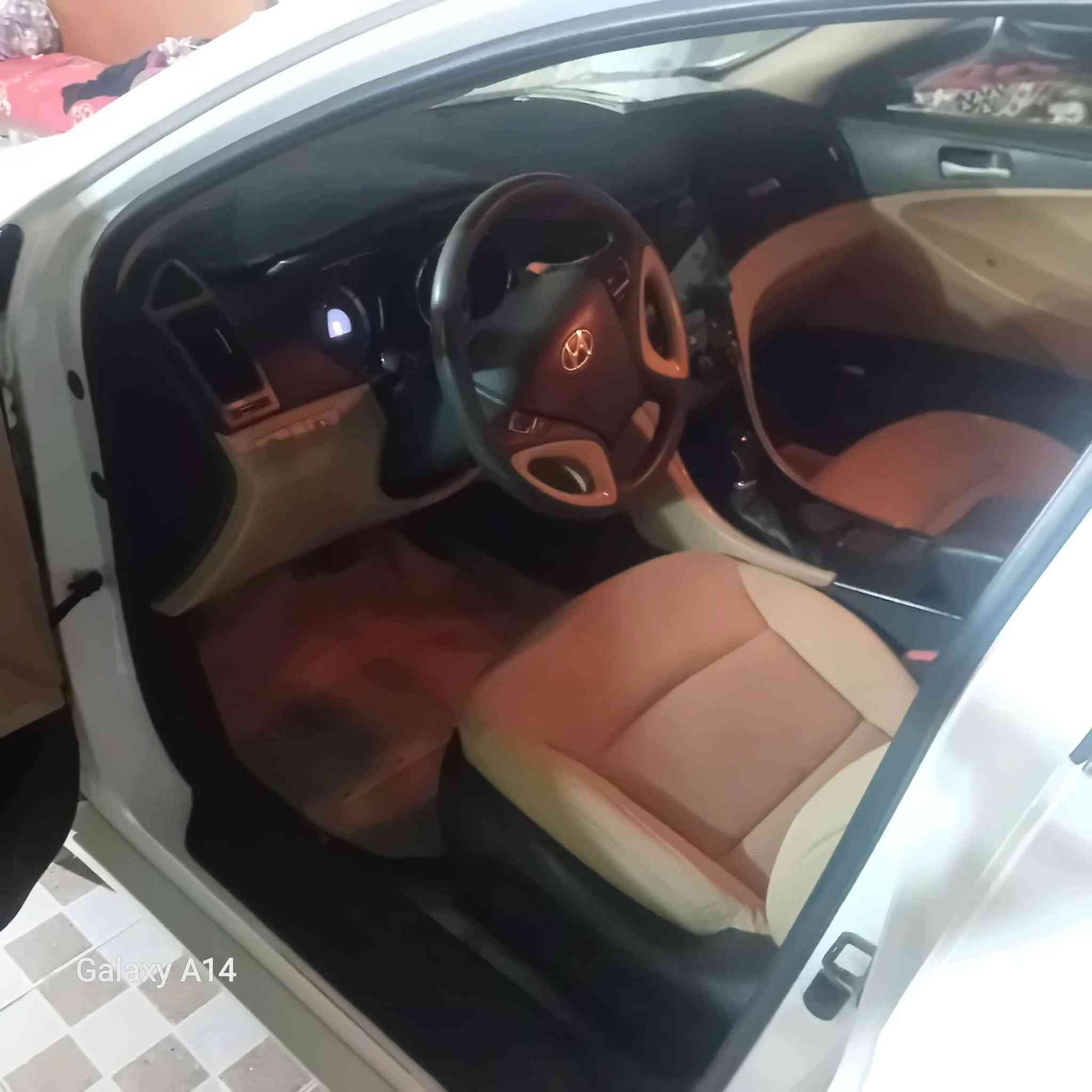سلام عليكم سياره سوناتا موديل ١٥ خليجي التفاصيل داخل المنشور السعر ١٢٥وبيه مجال العنوان حله حي العسكري شارع ٨٠ رقمي ***********

نص مكتوب في الصور:
- Galaxy A14