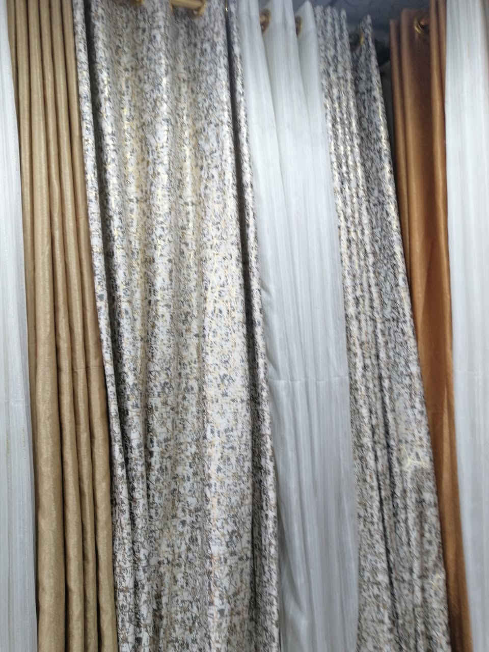 بردات قديفه فصال قياس ٥متر. نوعيه ممتازه. تجدونها في محل مفروشات ابو حمودي... القياره.. قرب الكشاكه. تلفون *********** تجدون كل مايعجبكم.
