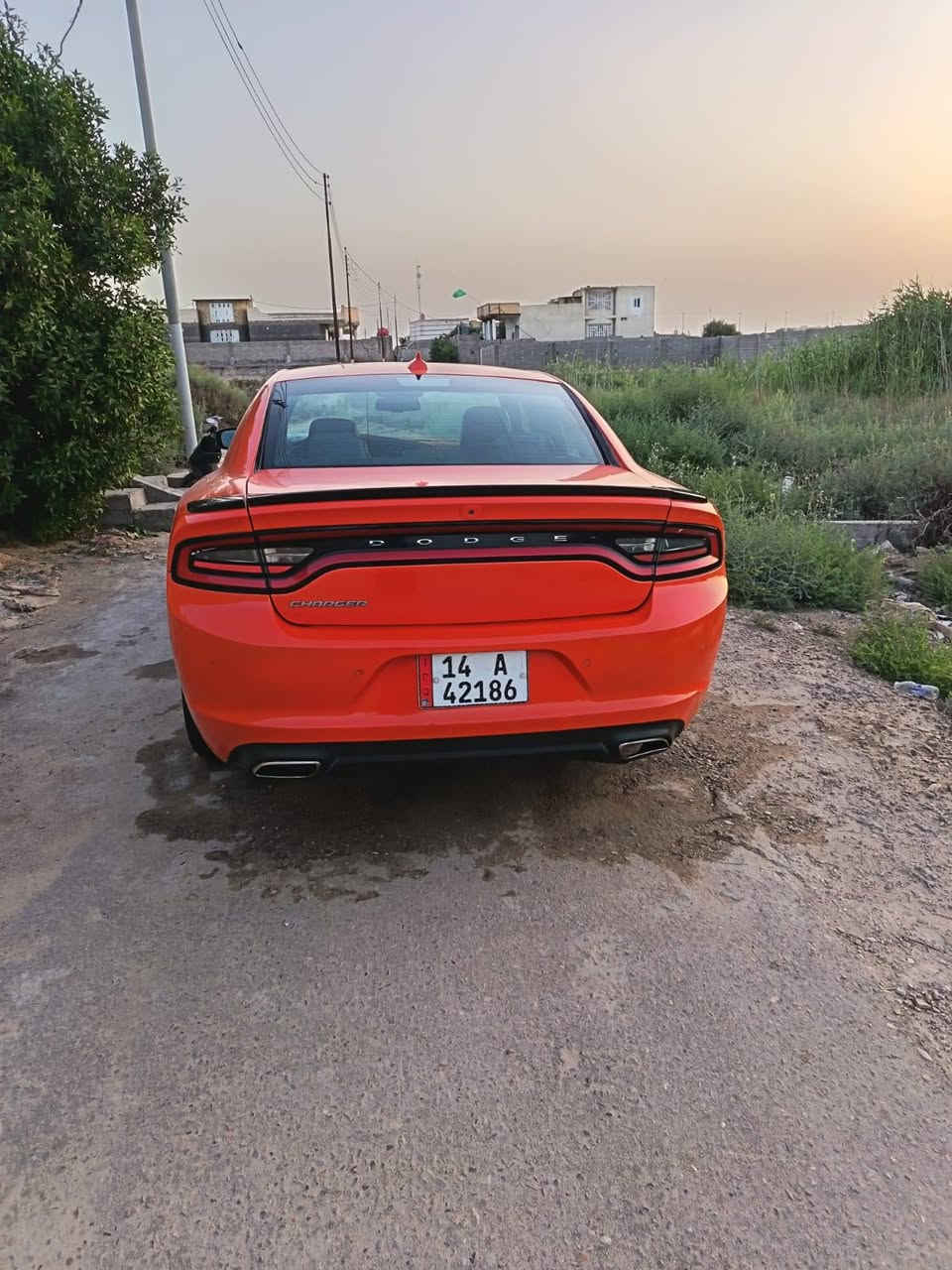سلام عليكم جارجر موديل 20 اصل
تخم تاير تبريد منضومه جديده ثلج 
مكينه كير جدد دواخل جدد سياره كفاله اي قطعه 
مابيها تبديل صبغ فقط تكسي 
بيها هواي موصفات حلووه
باسمنا تحويل ثاني يوم 
مكانها لبصره القرنه 
ب 180 وبيها مجال قليل 
***********
