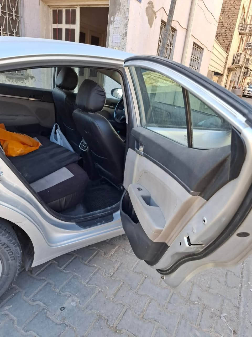 النترا موديل 18خليجي تبريد قطعتين سياره جاهزه ومابيهه اي نقص بيهه قطعه وحده فقط بنيد مبدل اربعه دسك مري كهرباء محرك 1600 خليجي للتصال *********** رقمهه سليمانيه السعر 120
