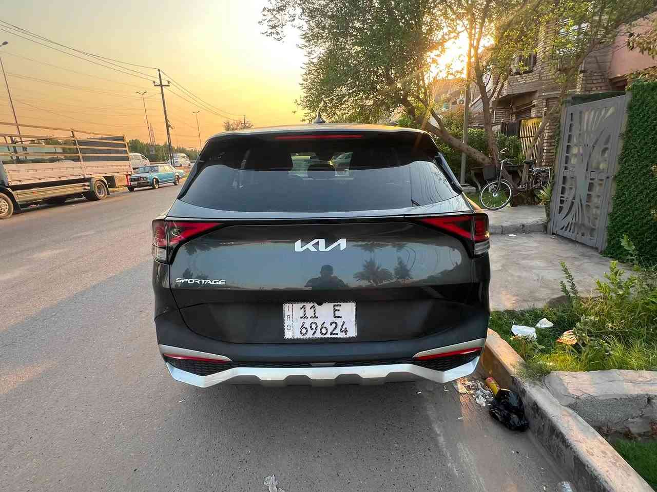 ياالله 
سبورتج امريكي موديل 24 رقم بغداد شهداء بأسمنا باقيلها سنة تقريبا وتصير حرة فول عدا الفتحة ماشية 18 الف السياره بيها البنيد والچاملغ الي بي الحادث كلير من امريكا والجاملغ الي بي الحادث بالصوره رجعته نفسه بارد وقبق جنطه تبديل وبارد الچاملغ الخلفي حادث بسيط صور الحادث موجوده بالمنشور مواصفاتها معروفة فول عدا الفتحة فقط السعر  ( 173$ )  

مكان السيارة 
بغداد / الدورة 
***********
