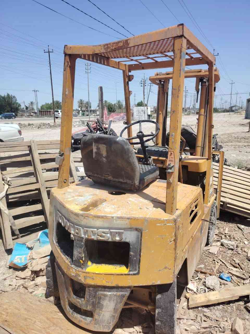 للبيع رافعه شوكيه طن ونص سعره مناسب العنوان بابل لاتصال ***********
