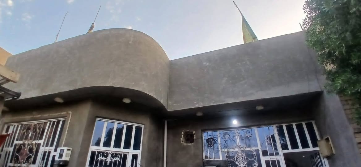 بيت مساحة 220متر زراعي صب بي صالة +غرفتين +استقبال +مطبخ+حمامات العنوان نهروان الدوانم قرب افران القمه السعر 75وبي مجال قليل الاستفسار***********
