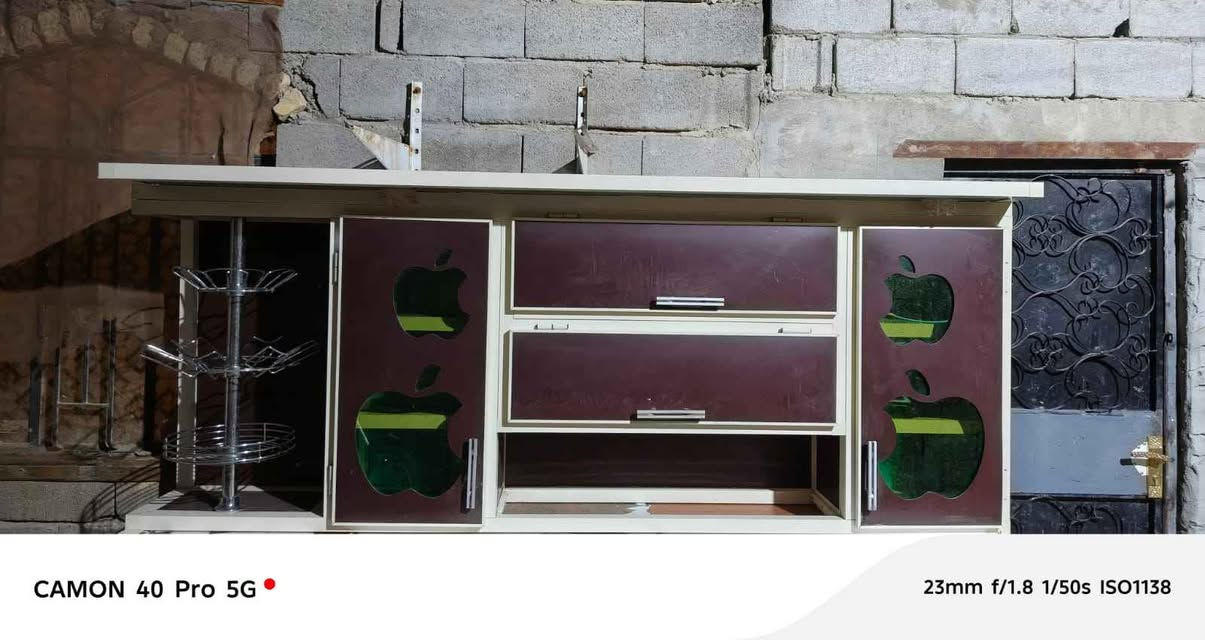 كاونتر ثلاث قطع السنك مترين 
الكاونتر مترين ونص 
العنوان البصره الخليليه 
الرقم *********** البصرة, العراق
