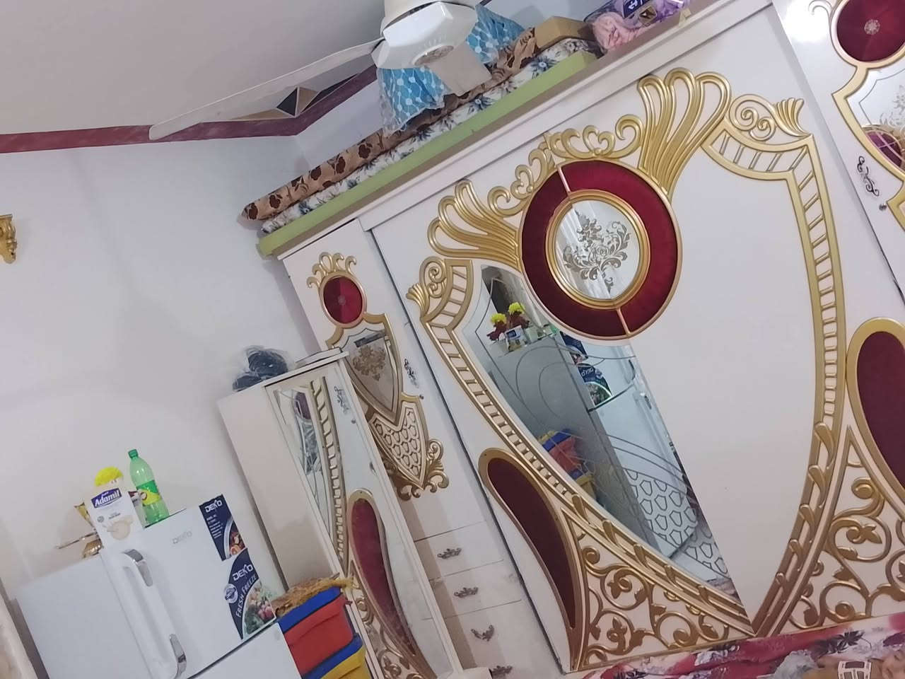 غرفه تركيه البيع سعر مناسب 700 الف فقط بيها مجال حك جيه هذا رقم واتساب 
***********
