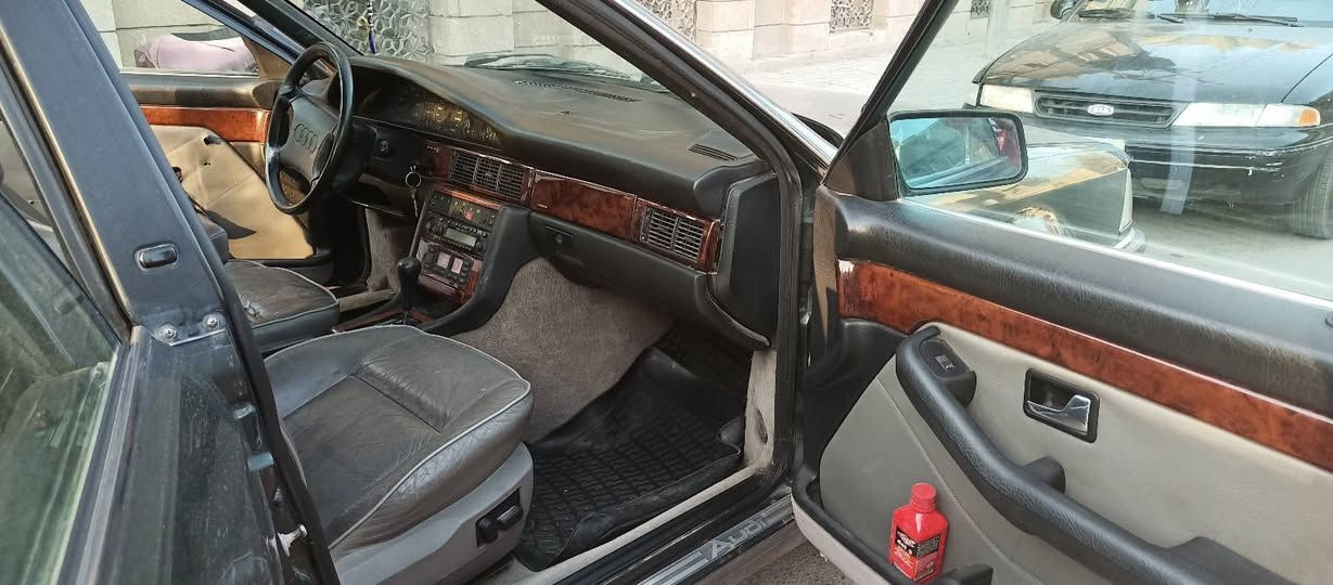 السلام عليكم اودي موديل 92 بلاديه بدون صبغ مكينه جديده لاتنقيص ولاتبخير كير أوتوماتيكي داخل جلد جاهزه مكاني بغداد حي القاهرة ***********  رقم بغداد
