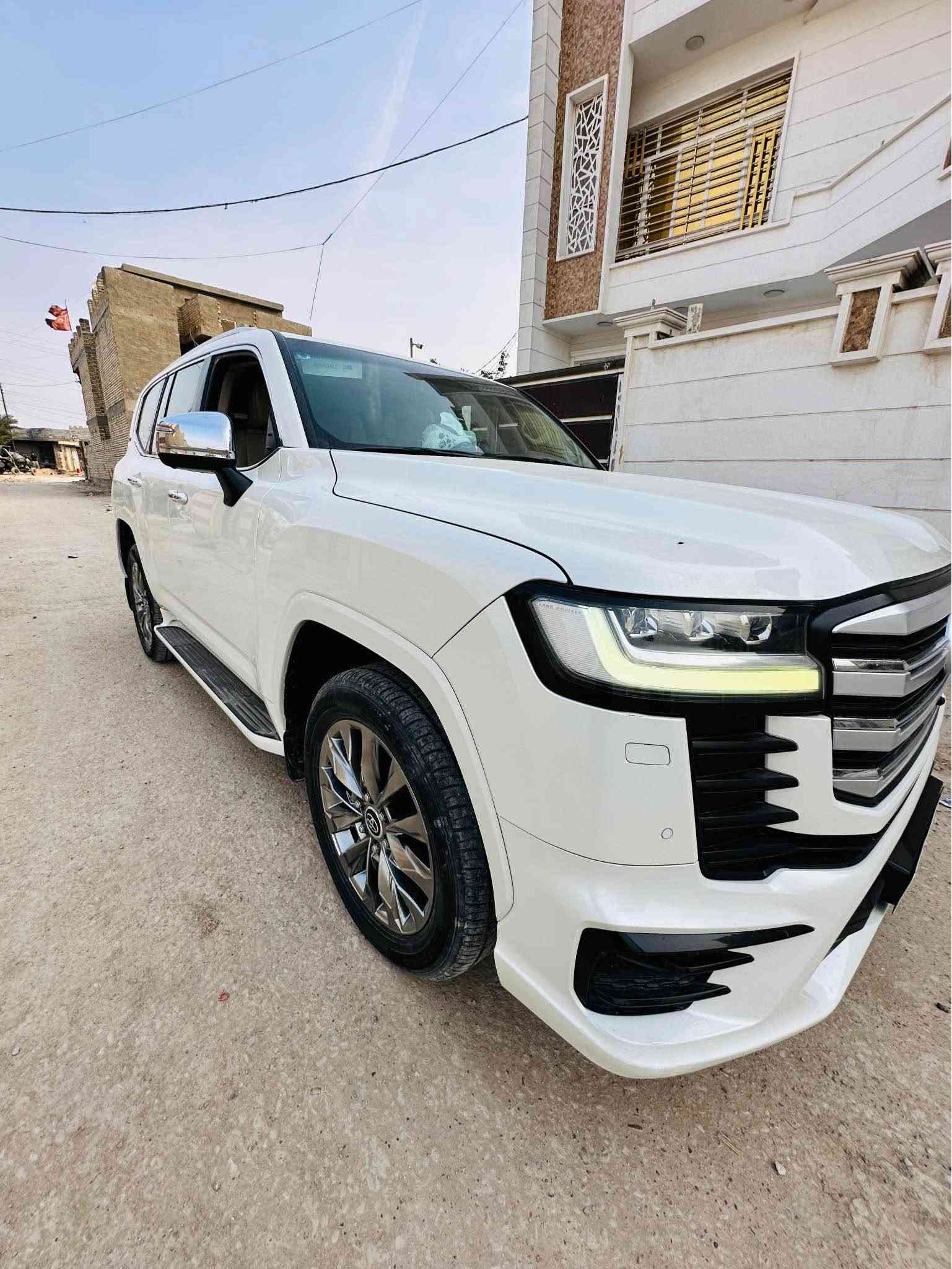 لاندكروز VX • ٢٠٢٢ • رقم بغداد