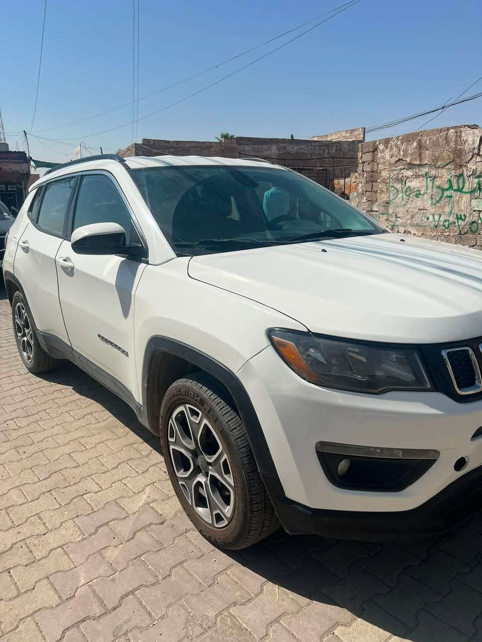 جيب كومباس موديل 2018 بدون صبغ محرك 24 فور ويل سيارة جاهزة بدون نقص مال جناي رقم نينوى ماشية 80 سعر 125 ورقة وبي مجال لتواصل ***********
