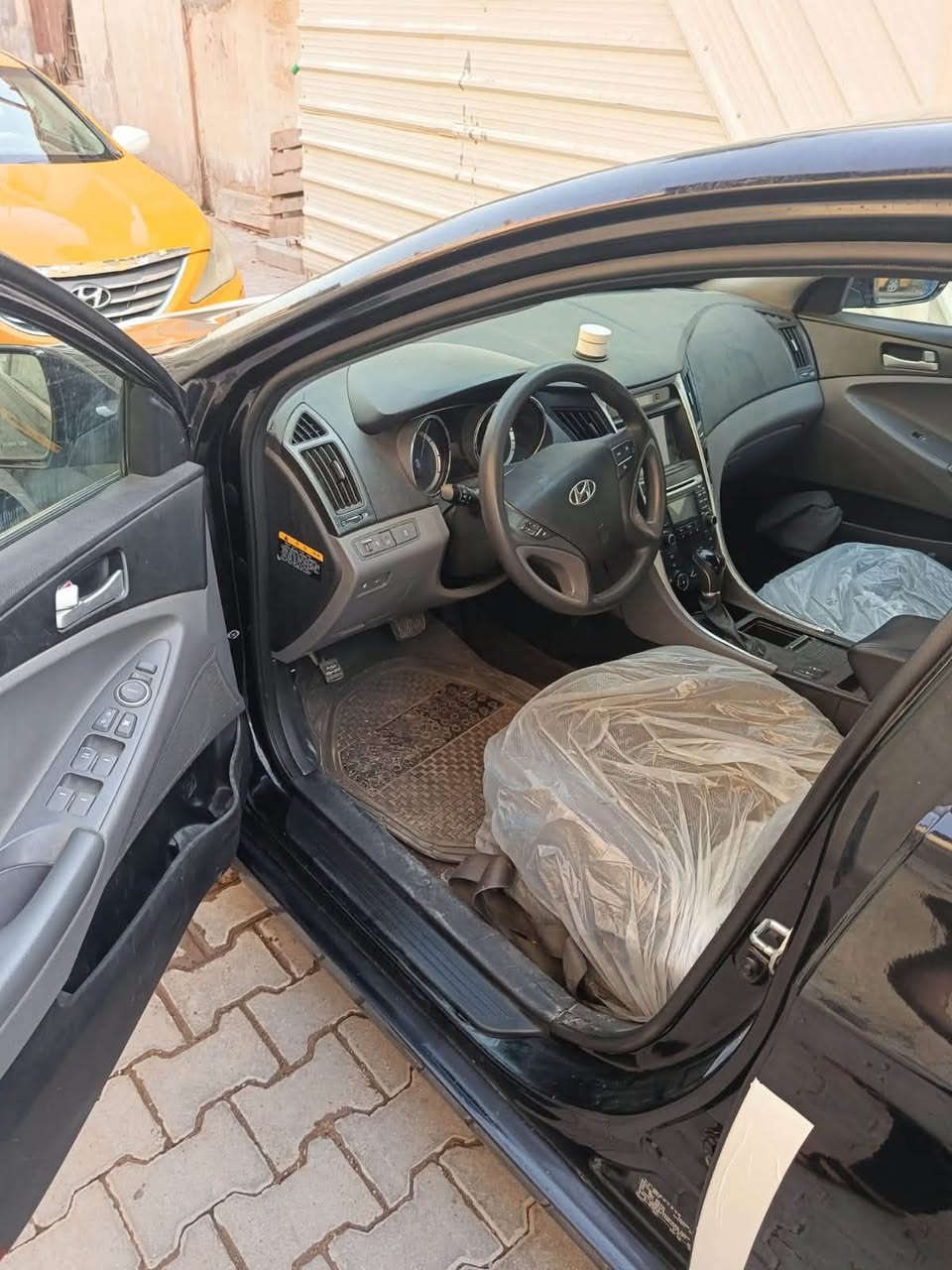 سلام عليكم سياره سوناتا موديل 14كير مكينه حداديه تخم تاير كله كفاله والبدي شوف العين مرات شفط تحكم ستيرن مانع انزلاغ شغال مكينه 2400 بانزين اصل كص جنطه فقط لزكه هزه موجوده طبق الاصل ويه الشاصي سنويه تنتهي 29 العنوان بصره طويسه السعر 40 رقم ***********

نص مكتوب في الصور:
- @2z._wl