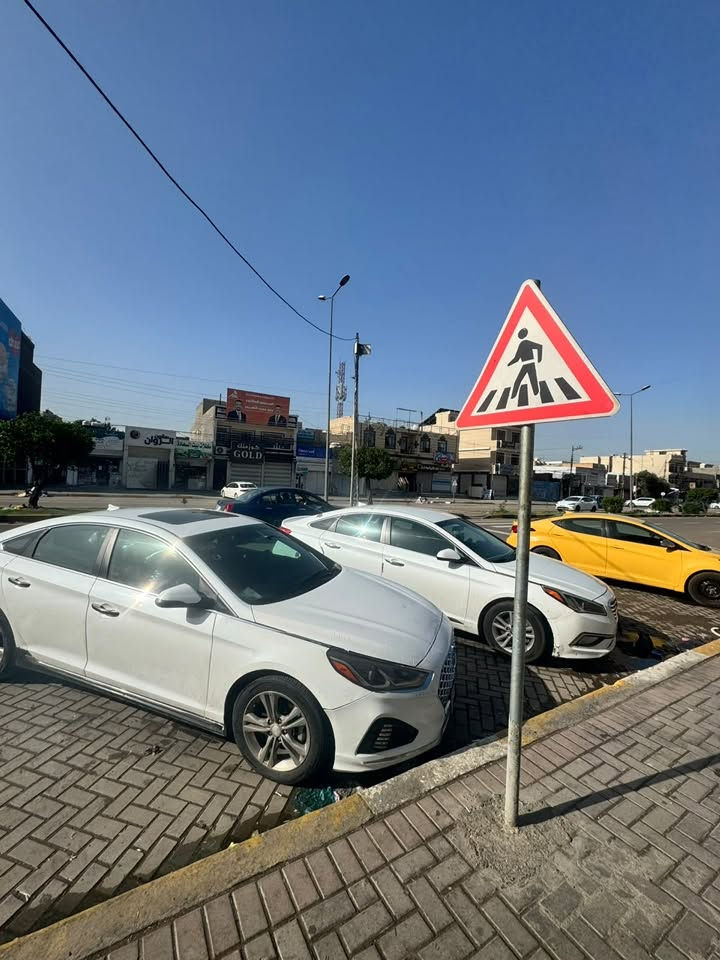 سوناتا مديل 2019 لون ابيض بغداد خصوصي بأسمي تحويل ثاني يوم محركها 2400gdi
السياره بصمه
كشنات جلد تدفئه
فتحه السقف
بيه شفتات 
سياره لمتت واحد على واحد 
سياره بيه قطعتين فقط 
جاملخ + بنيد 
شاشه كاربلي 
دبل صالنه 
كشنات كهرباء 
لايت مالته زنون ابيض 

مكاني بغداد المنصور 

سعره 115$ وبيه مجال 

رقمي ***********
