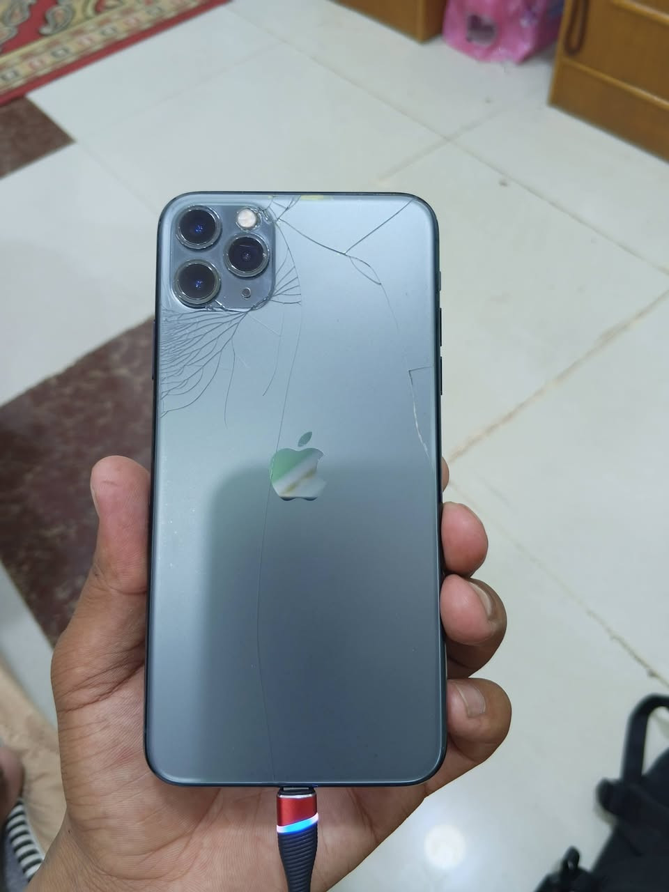 11برو ماكس ذاكره 256 بطاريه 76 جهاز ما داخل تصليح  عني وتر مكفول من عده ضهره مكسور باقي كفاله‏‪***********‬‏واساب
