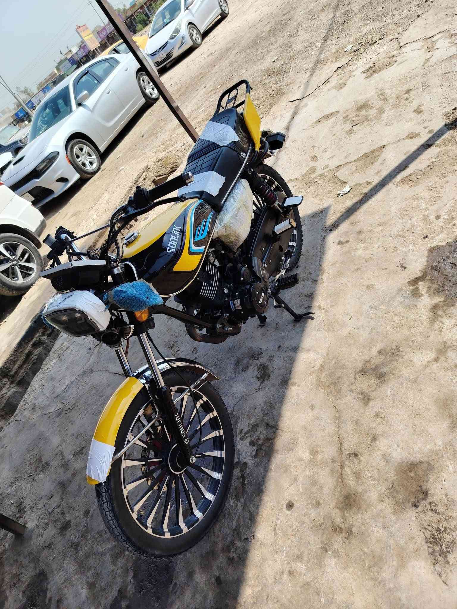 سلام عليكم دراجه للبيع موديل مكفوله كفاله عامه عده الماصده بيه كسر خفيف دشبول شغاله اشاير كامله مكمله ربع ماذب عليه تايرات جده دراجه مل جناي دهن أبدل كل 10 أيام السعر 750 وبيه مجال حك الجيه مكاني ديالى الخالص هبهب رقمي ***********
