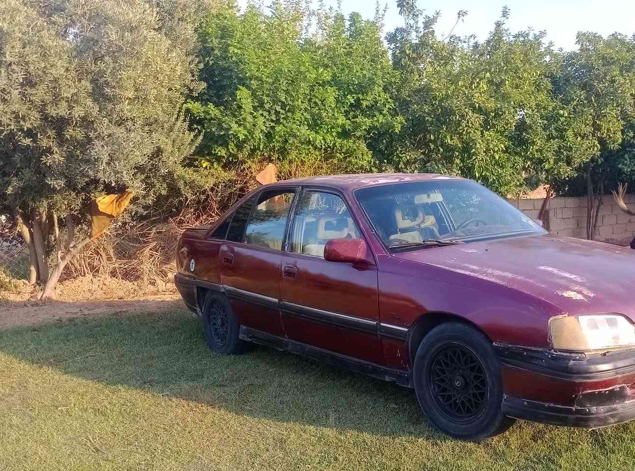 سياره وميكه حجم 20 كير محرك شرط صدر شديته جديد تواير جدد ماسحات مسجل كلها شرط باور شغال بدون خياس السعر 12  وترهم مراوس حسب القناعه مكان الحويجه ***********
