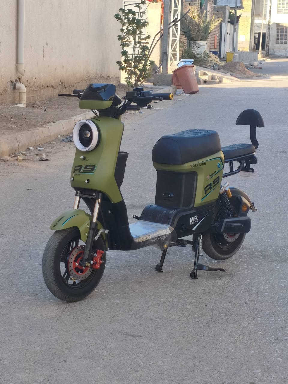 سلام عليكم دراجه للبيع R 9 وكيل كفاله صار شهر طالعه وكيل السعر ب625 وبيها مجال مكان حي الجامعه ؟؟؟؟؟***********
