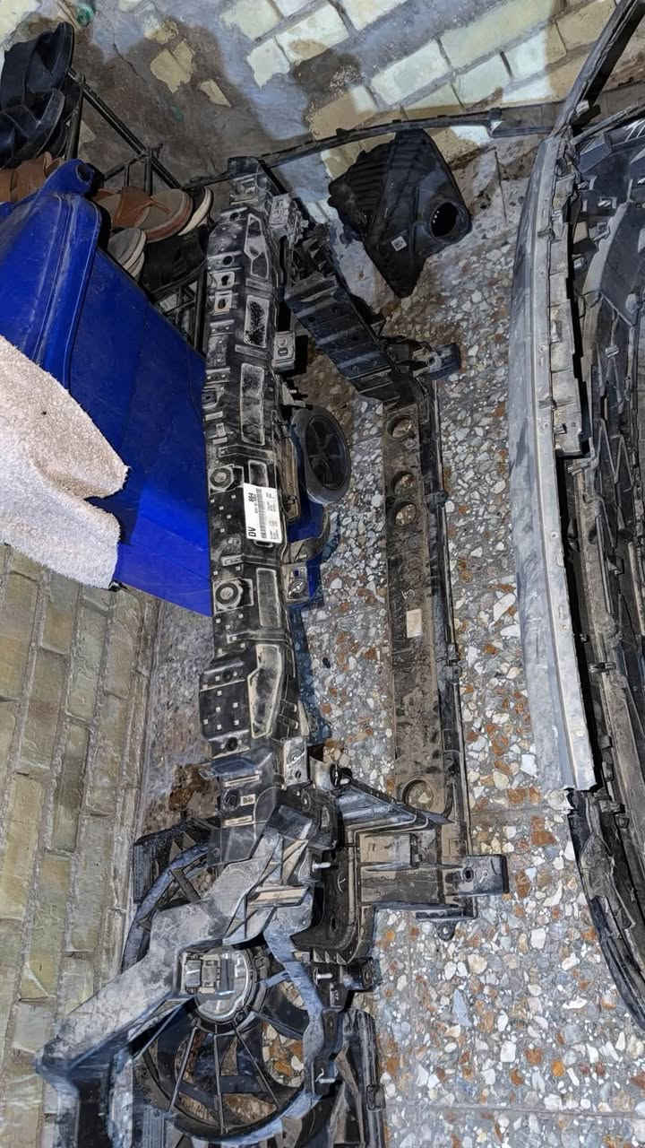 سلام عليكم عندي غراض سوناتا موديل 25 لون اسمنتي
بنيد بي ضربة موضحة بل صور 
ودعاميه بيه كسر خفيف
وبدنه هم بيه كسر 
قيم بل يرضى الله واخذ 
مكاني بغداد الشعلة 
***********
