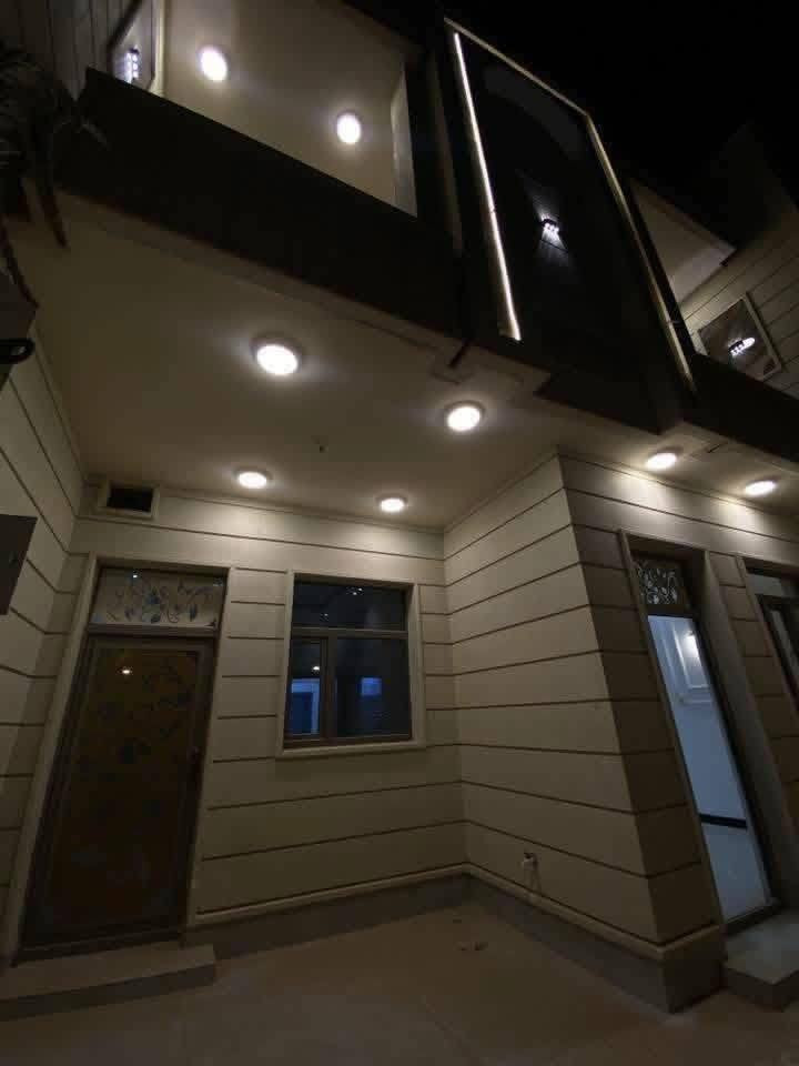 السلام عليكم السعر (123مليون💰) وبي مجال✍🏾
دار للبيع بتكريت الديوم حي التصنيع قرب علوه🏠
الأسماك وخلف ماركت الأخويين بظهر شارع60☑️
المساحة الكلية 150متر الوجه 7.5م النزال 20م📐
غرف 4 نوم وأستقبال صالتين فوك وجوا ومطبخ🚰
مجموعه 3 صحيه مناور وكراج الدار شغل جناي🏗️
الواجهيه(حجر حلان☑️)للاستفسار ***********,
