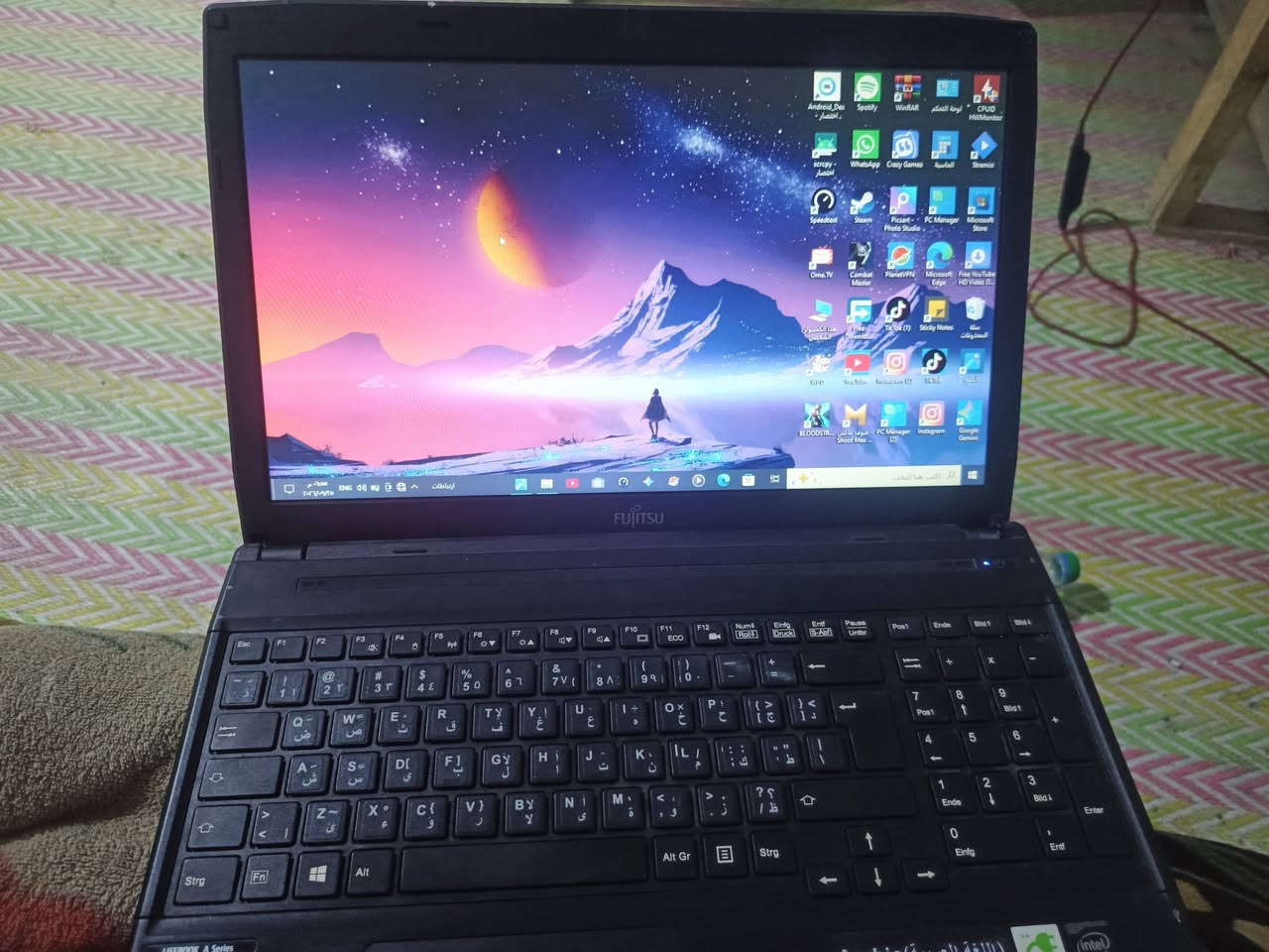 لابتوب i5 جيل 4 هارد ssd 120 رامات 12 كرت شاشة 4200 يشغل العاب متوسطة السعر 180 وتساب ***********

