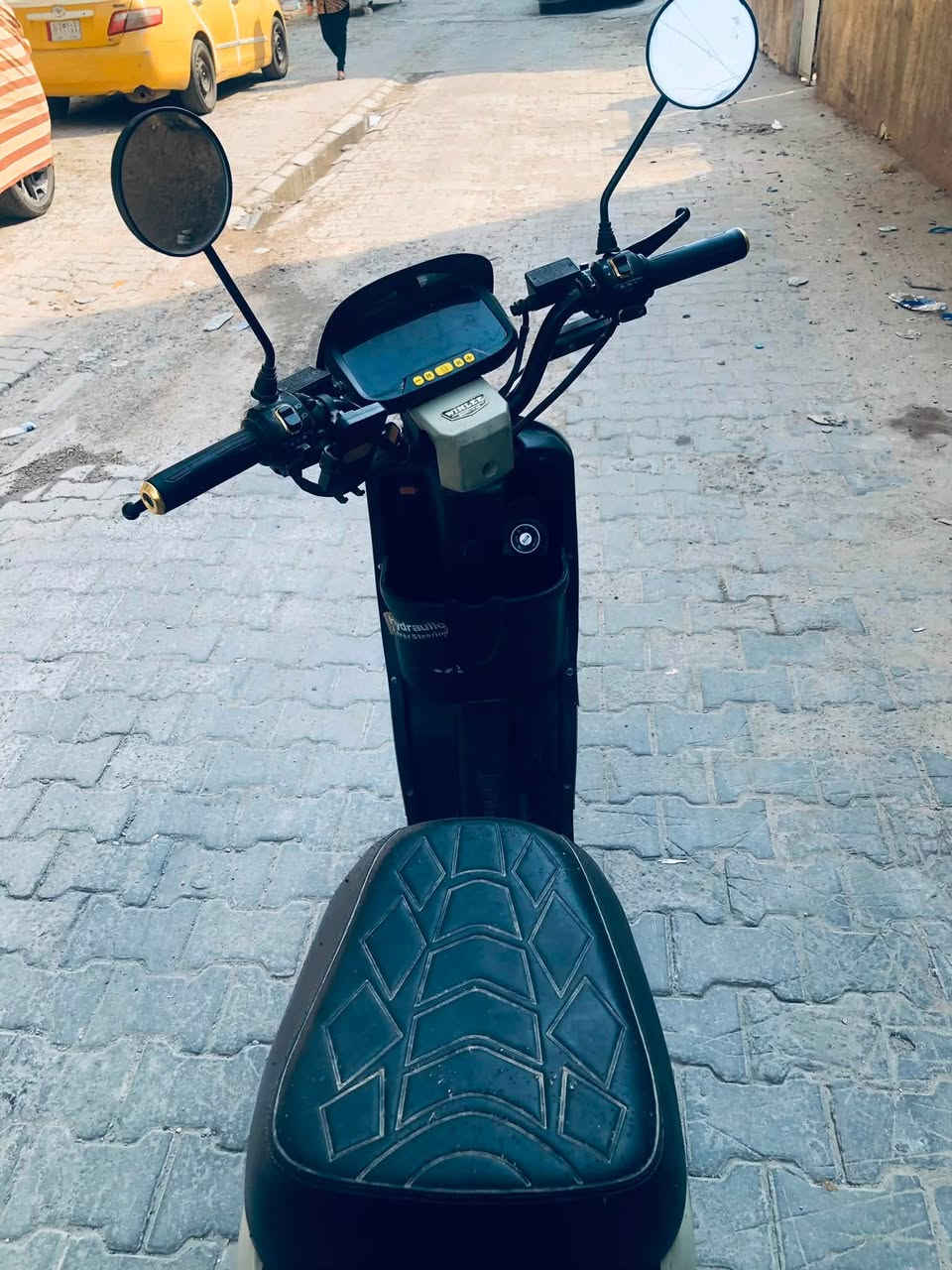 دراجه ار 9 دراجه نضيفه مستخدمه شهر واحد بس بيها عطل بطاريات: سعر دراجه  300الف  مكان لاعظميه قرب مستشفى النعمان لاستفسار واتساب ***********
