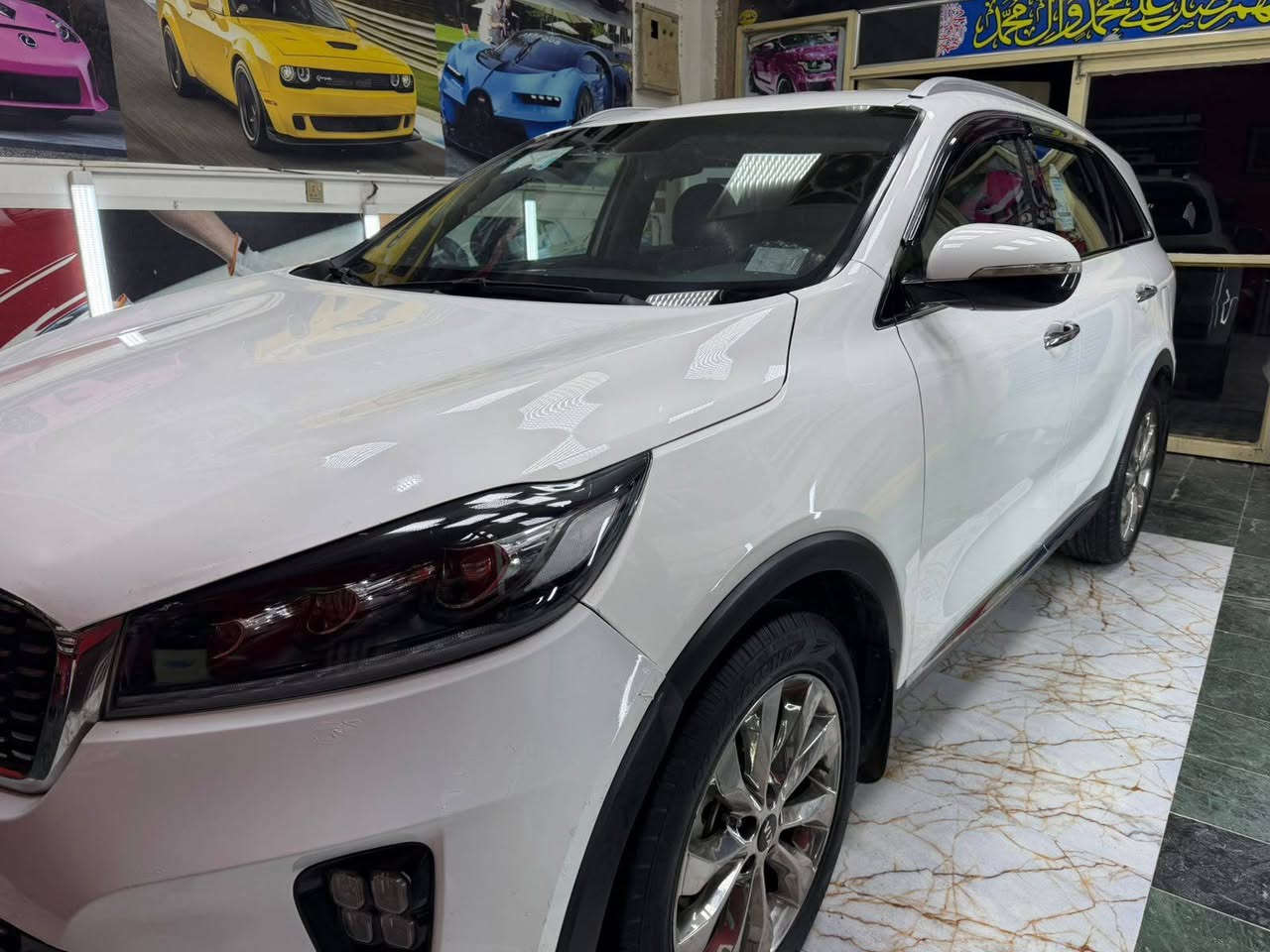 سياره سورنتو رقم بغداد بأسمي موديل 2020 مكفوله عدا بارد بسيط مقدار اصبعين نص فول ماشيه 140 السعر على الخاص *********** العنوان كوت مركز المحافظه
