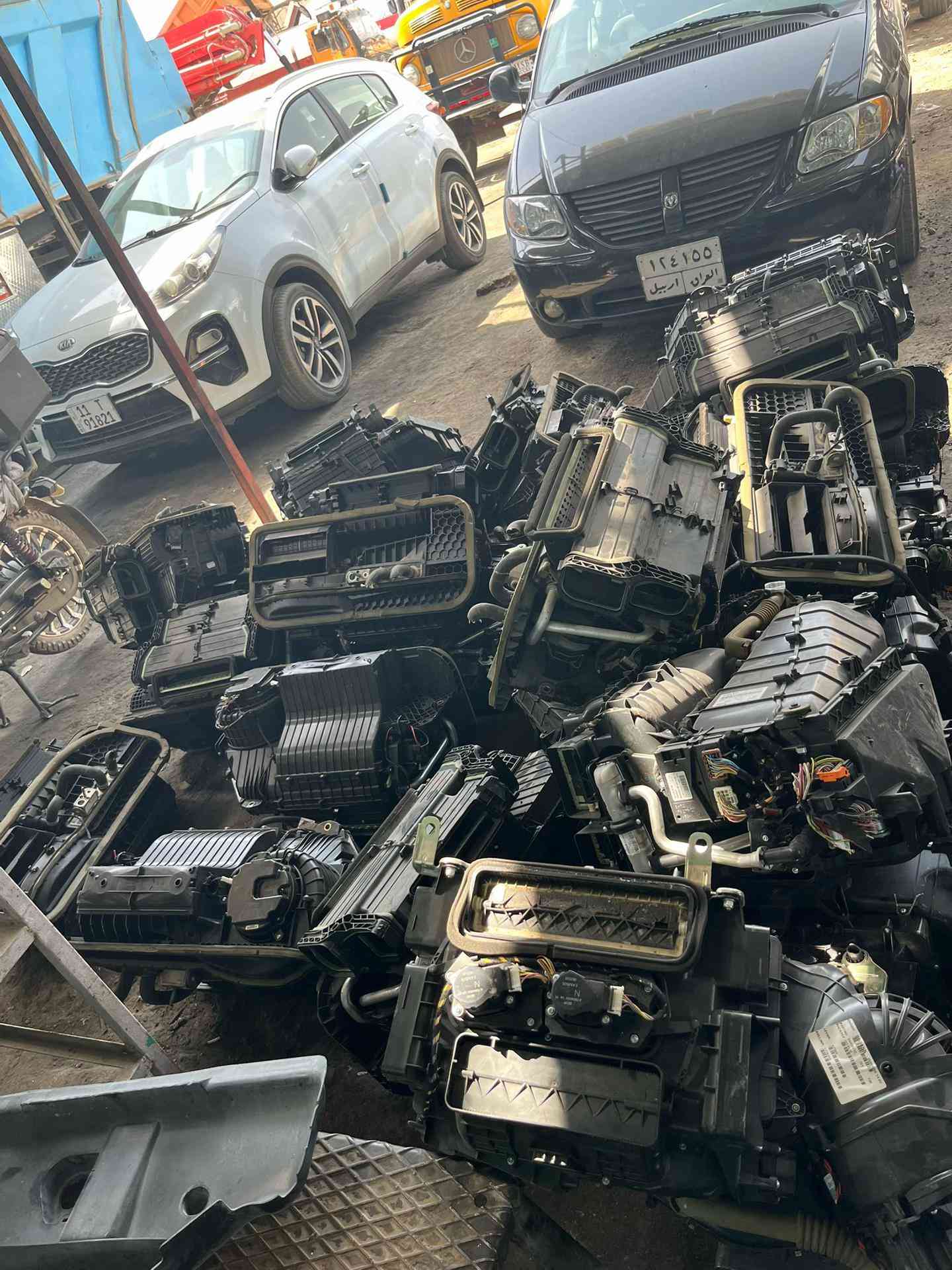 📢 تم وصول بوكسات جديدة! 🚛 بوكسات أكتروس وحش موديل 2020 🚛 بوكسات فالفو وحش موديل 2022 فما فوق ❄️ متوفرة الآن لدى محلات أبو حيدر للتبريد 🔧 جميع مستلزمات تبريد الشاحنات والمكائن الثقيلة 📍 بغداد – التاجي – حي الصناعي – كراج طاهر أبو مريم 📞 *********** 🔥 الكميات محدودة — سارعوا بالحجز والشراء!

نص مكتوب في الصور:
- محلات ابو حيدر للتبريد خبرة جودة ثقة دائما معكم قطع غيار أصلية أسعار مناسبة خدمة مضمونة وصل حديثا تم وصول بوكسات اكتروس وحش موديل 2020 بوكسات فالفوه وحش موديل 2022 فما فوق ولجميع مستلزمات التبريد للشاحنات والمكائن الثقيلة صيانة كافة المكائن الثقيلة قطع احتياطية أصلية صيانة أجهزة التبريد كافة أجهزة تبريد السيارات الكبيرة طريقك دائما بارد بغداد - التاجي - حي الصناعي - كراج طاهر ابو مريم ***********