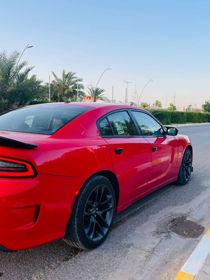 السلام عليكم
جارجر موديل 2021 (SXT PLUS ) اعلى فئه
فتحه سقف
كراسي تدفئه وتبريد + كهرباء بالكامل
كراسي جلد +ستيرن كهرباء وتدفئة 
خزن ميموري كشنات 
شاشه 
بصمات تشغيل وبصمات أبواب
تشغيل عن بعد

وباقي مواصفات الـ PLUS معروفه 
السياره ماشيه (90الف )
السياره قطعتين بنيد بامريكا وجاملغ صبغ بالعراق 
رقم شمالي مكاني صلاح الدين 
الاستفسار ***********
