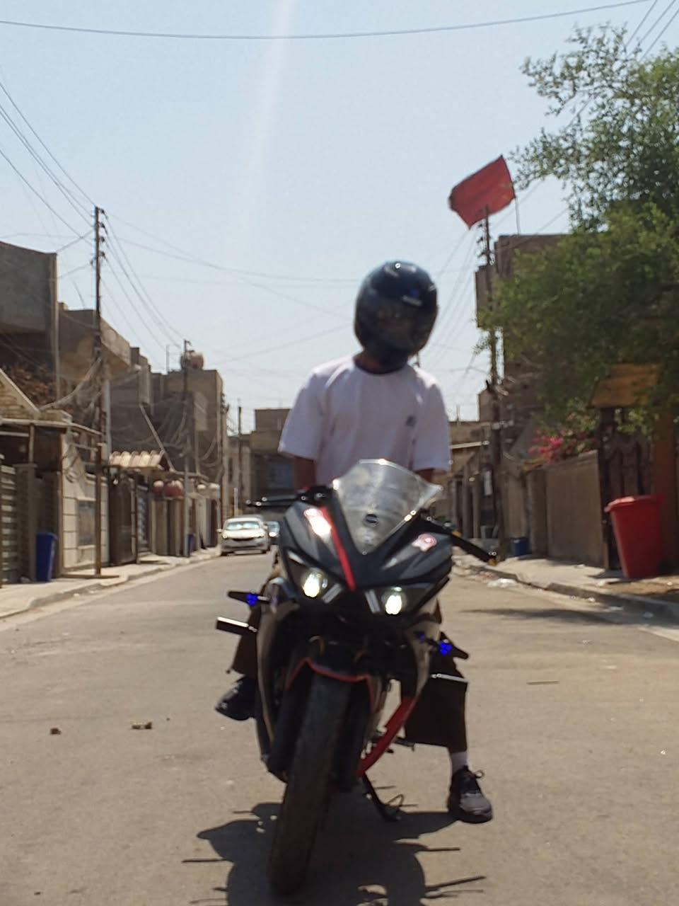 دايوان R200 
كفالة عامة اوراق كاملة كن من سيزر بيهة تلحيضات فايبر كلاس بل كفر سرعة 150 ماشية 6000 السعر 1700 وبيهة مجال للطيبين 
عنوان الدورة ***********
