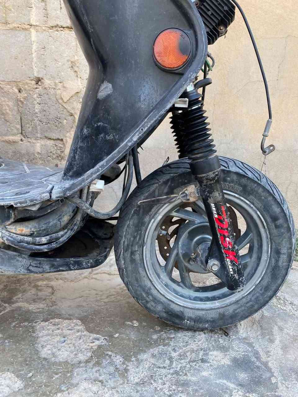 السلام عليكم 
دراجه كايمكو رايسنك صاير بيه حادث والماشه مطعوجه 
دراجه شغاله بس يحتاجله تعديل ماشه وكلجات فقط كفرات كامله كهربائيات كامله كلشي كامل فقط تعديل ماشه وكلجات كلشي شغال بيه 
حط سعر وتعال اخذه او مراوس بجهاز او مراوس بدراجه 
متواجد خاص
ه‍***********
مكاني حصيبه الشرقيه مخازن تبريد بتيته
