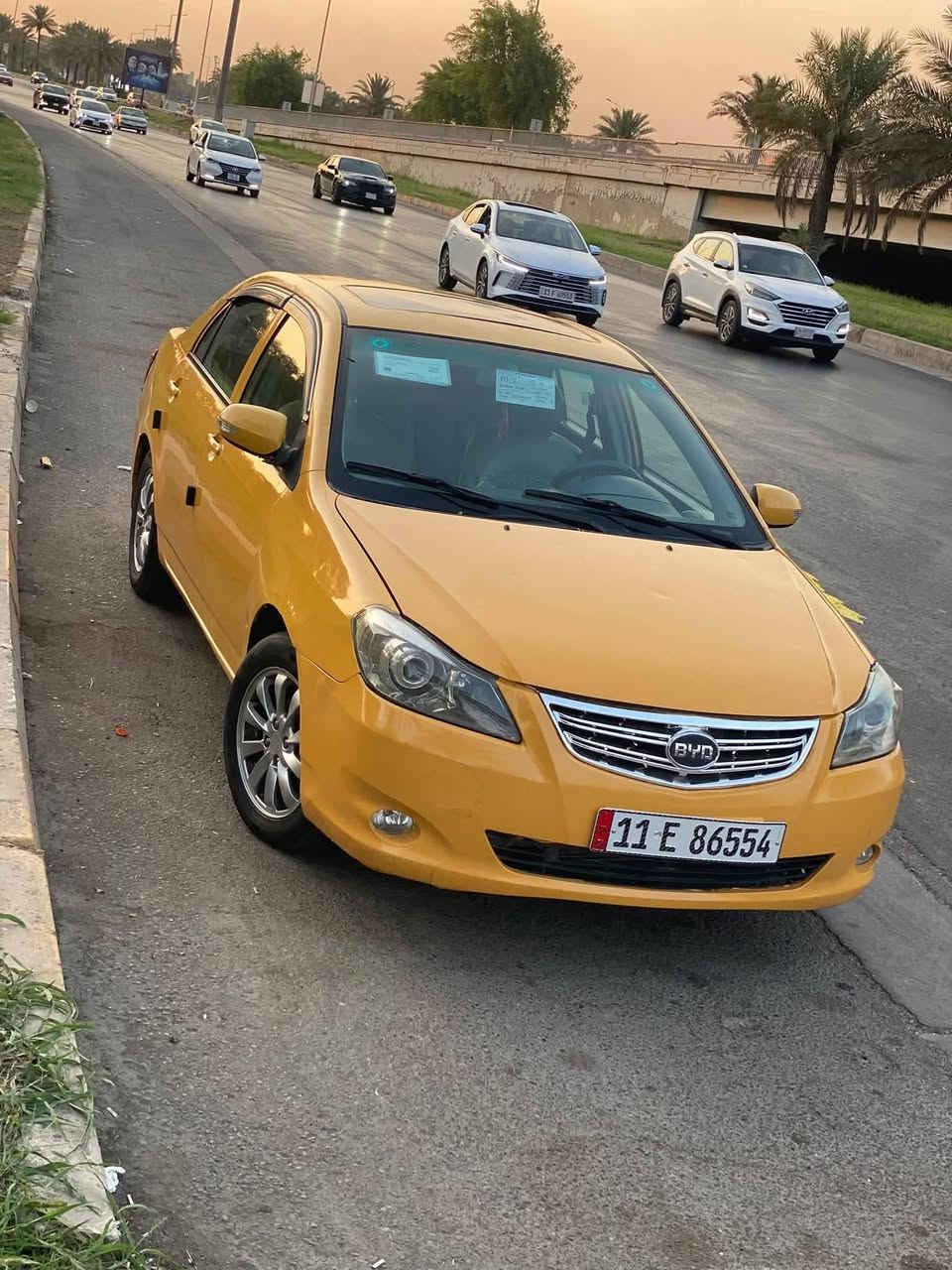 سلام عليكم
بيوايدي للبيع 13

جديده بدون ضربه أو صبغ سياره بلاد برغي مامفتوح بيها وكلها شغاله تبريد ثلج وخير من الله استفسار أكثر اتصل وخادمك ***********
