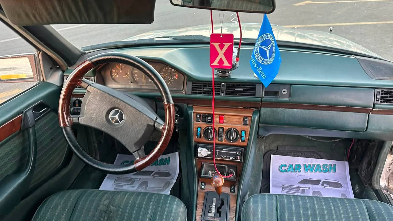مرسدس دب مديل 92سياره كرهباياته كله شغاله   فتحت سقف مكينه فيفيتي 3000 سياره جاهزه ما ناقصه ايشي رقمه بغداد نكليزي بسمي تحويل ثاني يوم سعر 60وبيه مجال رقمي***********
