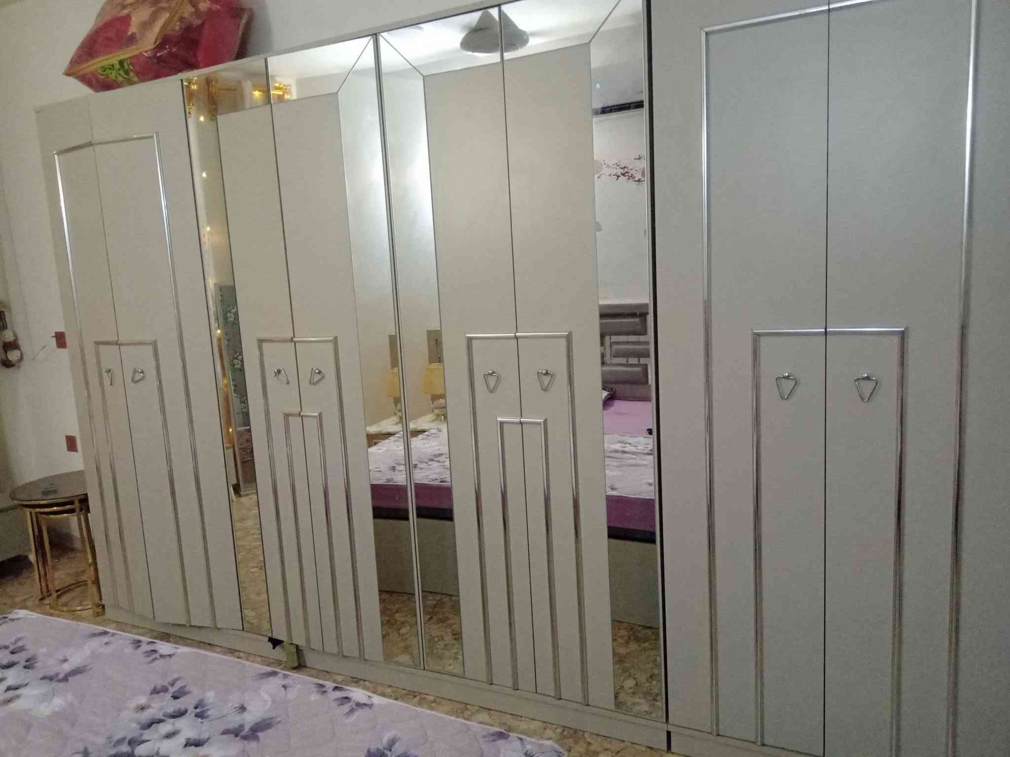 سلام عليكم غرفه مستخدم للبيع لغرفه نضيفه حيل سعره ٧٠٠ وبيهة مجال للإستفسار واتساب *********** مكاني بغداد
