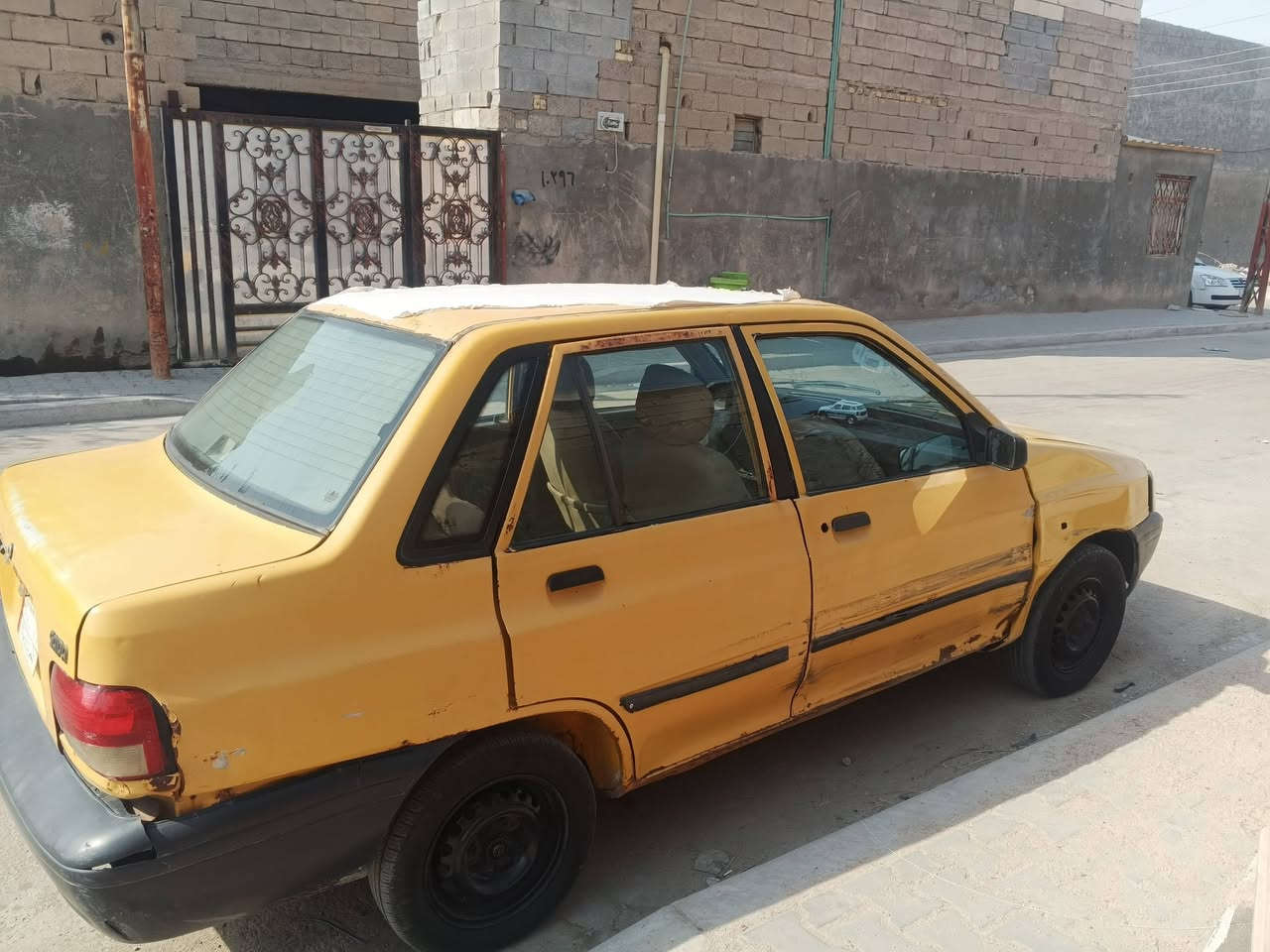 السلام عليكم سايبة موديل 9 مكينة وكير نضيفات سنويه ساقطة من 21 راعيهة موجود اريد احول السياره خير من الله غرفتهه حلوه السعر مليون و 400  *********** متواجد تصال وهذا رغم بي واساب***********
