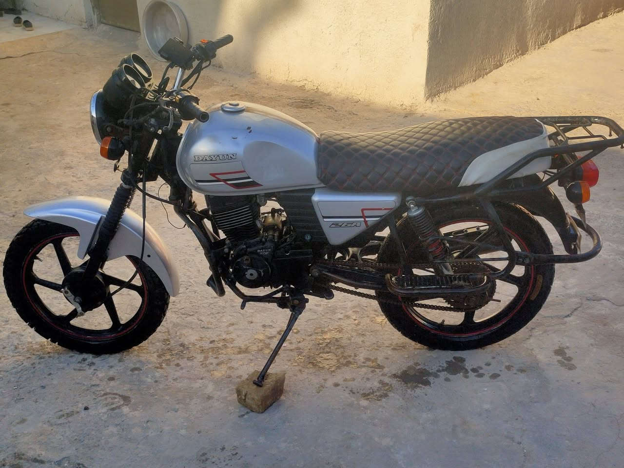 دايون اوراق أصولية ٢٠١٩ جاهزة نظيفه ب٧٠٠بيها مجال قليل المكان طويريج ***********
