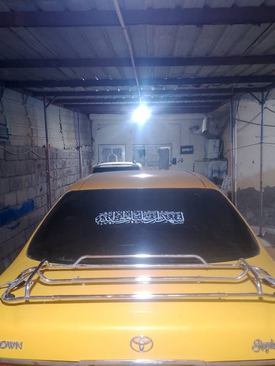 السلام عليكم 
ملكه تكسي 2000
رقم صدامي 
جاهز مكينه في فتي 3000
حداديه كهربائيات 
تخم تاير بطارية 
تبريد 
ما ناقصة شي 
مصفرة هيئه 
كصه قمارة 
صاحبه بالنجف يسوي وكاله 
ما تريد 
السعر 40
البصرة الفاو ***********
