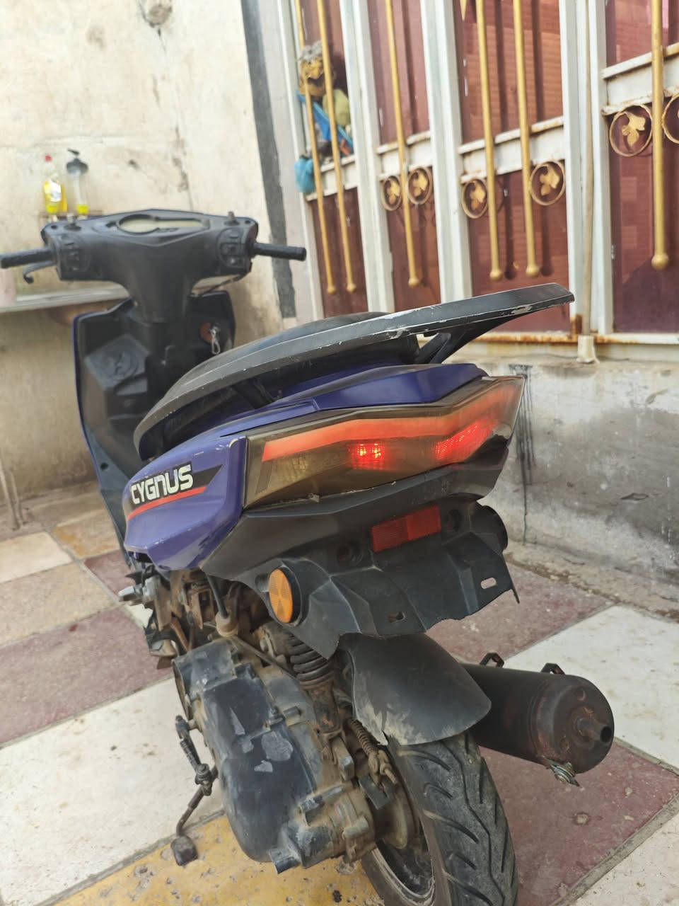 سكنس شمعه صيني شغاله للبيع او مراوس بماكس عدله حتلو كوم حديد المكان شطره بني زيد رقم ‪***********
