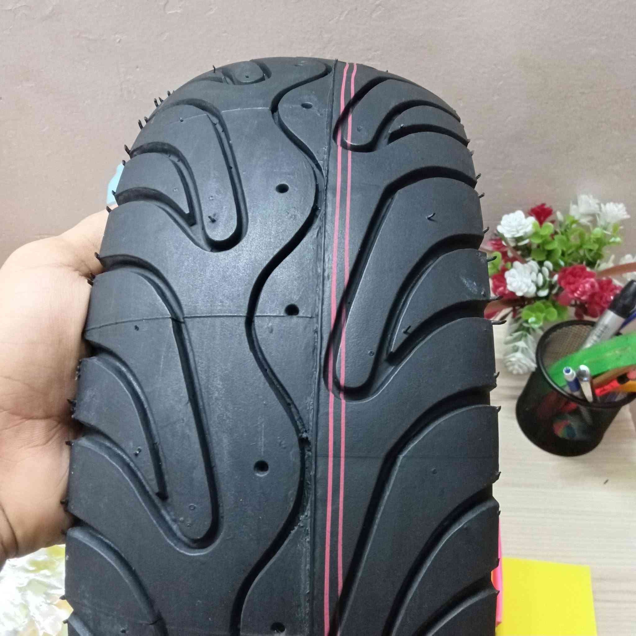 السلام عليكم
عندي هاذا التاير اشتريته ومارهم على الماجستا اس التاير ممشدود ابد حجمه 12_130/70 انتاج 2026 صناعه تايوان
ماخذه ب  40 
مكاني بغداد الكراده 
***********
