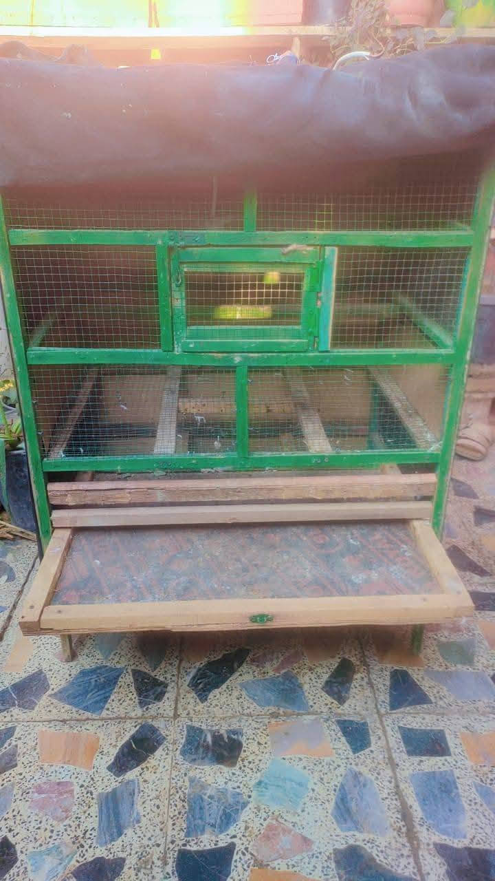 قفص للبيع السعر 40 وبي مجال يرهم حاضنه كتاكيت ويرهم طيور حب وفناجس مكاني بغداد ***********
