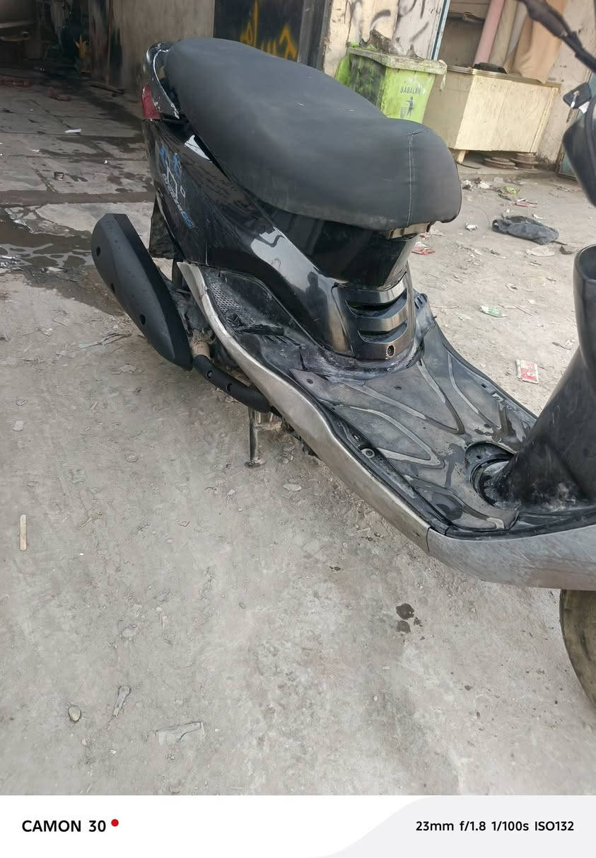 سلام عليكم بريز بغبغاء نوزل دراجه كلش خرسه مفتوحه مره وحده معدل فول كهربايات كامله سعر 650 ***********

نص مكتوب في الصور:
- CAMON 30 23mm f/1.8 1/67s ISO59
- CAMON 30  23mm f/1.8 1/100s ISO132
- CAMON 30 23mm f/1.8 1/100s ISO114
- CAMON 30 23mm f/1.8 1/169s ISO50
- CAMON 30  23mm f/1.8 1/193s ISO50